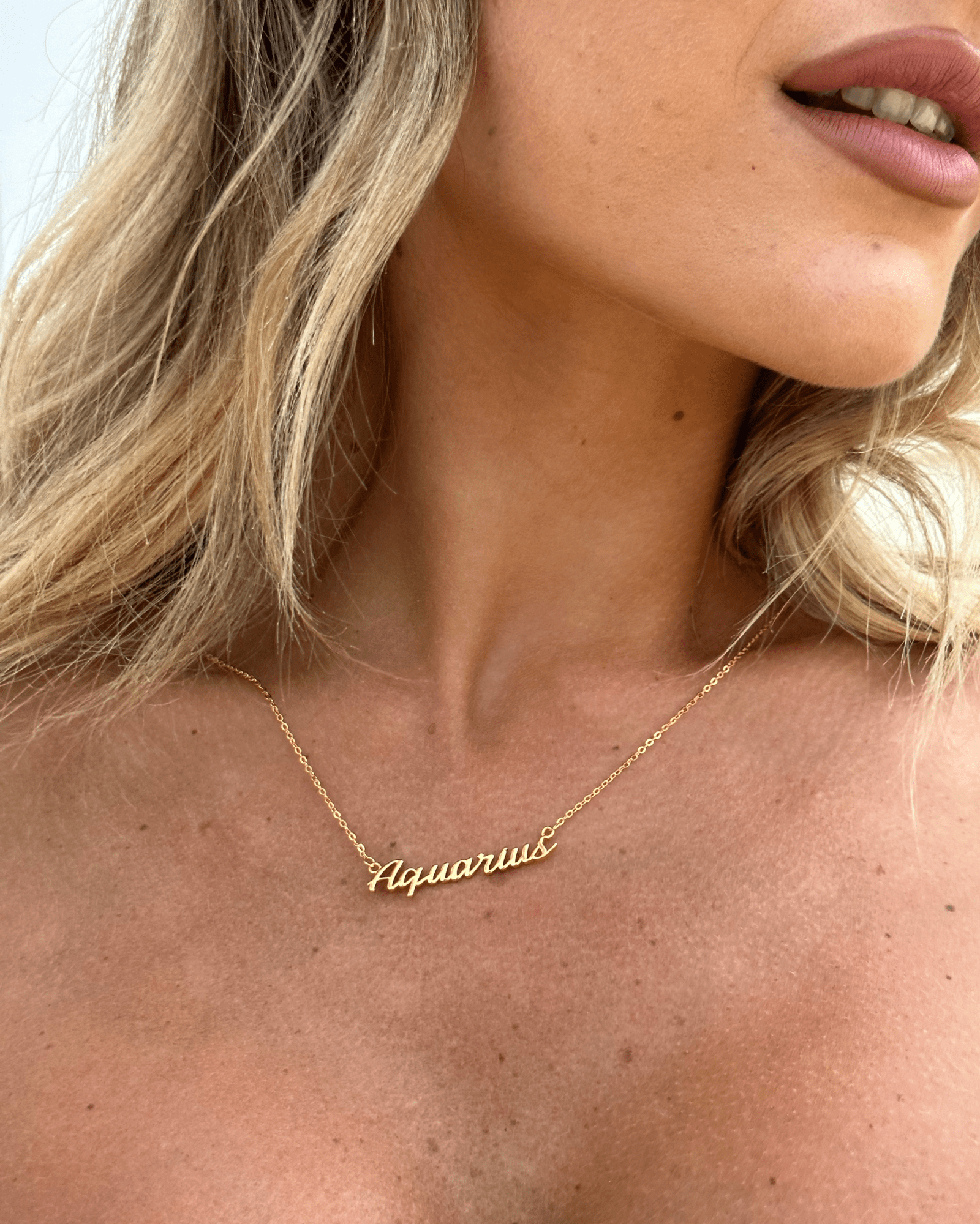 Izoa Aquarius Zodiac Necklace in Gold - Perfect for Birthdays, Gifts & Astrology Lovers