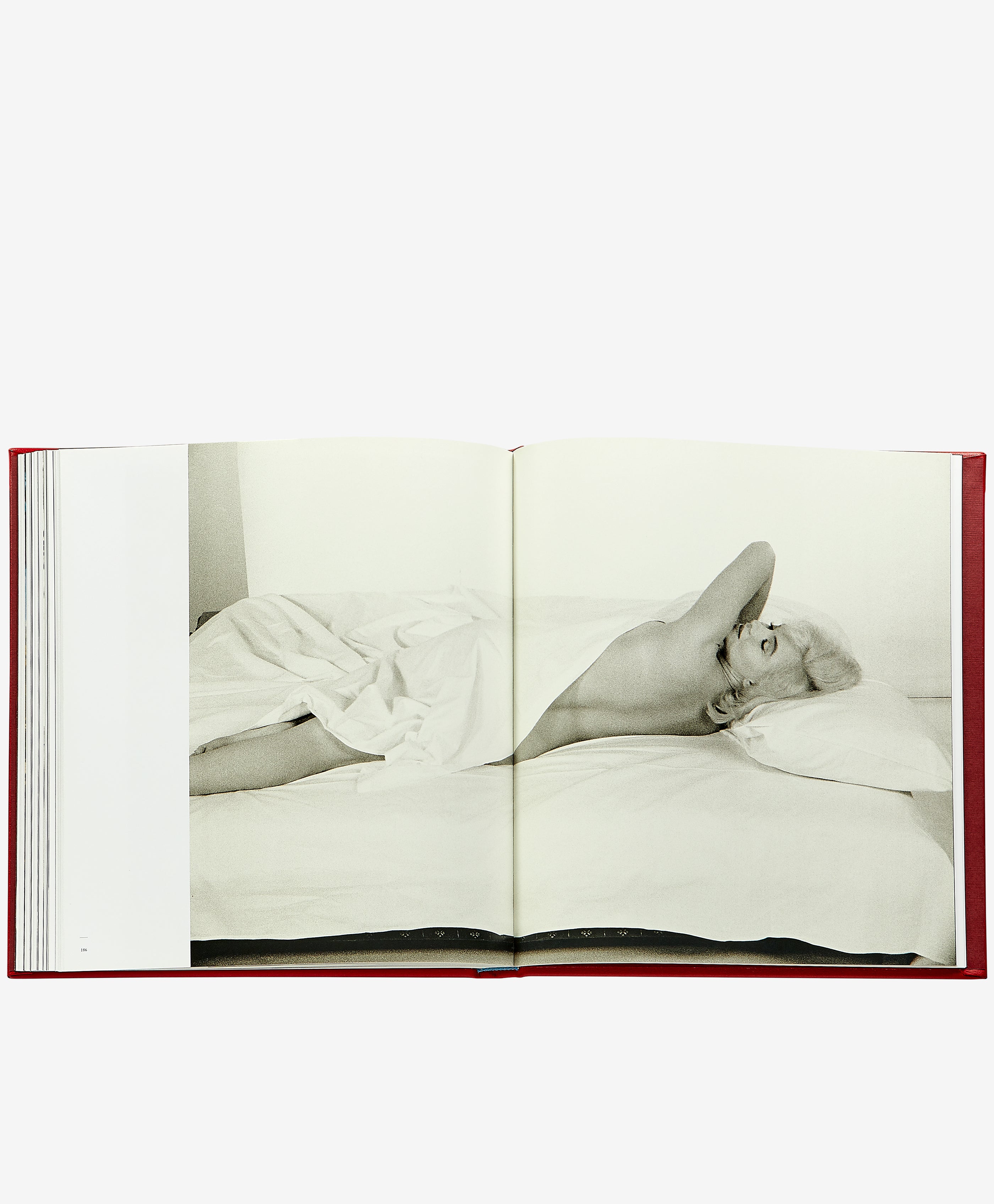 Marilyn Monroe by Eve Arnold - Iconic Photography Book - Perfect for Art Collectors, Film Enthusiasts & Home Decor