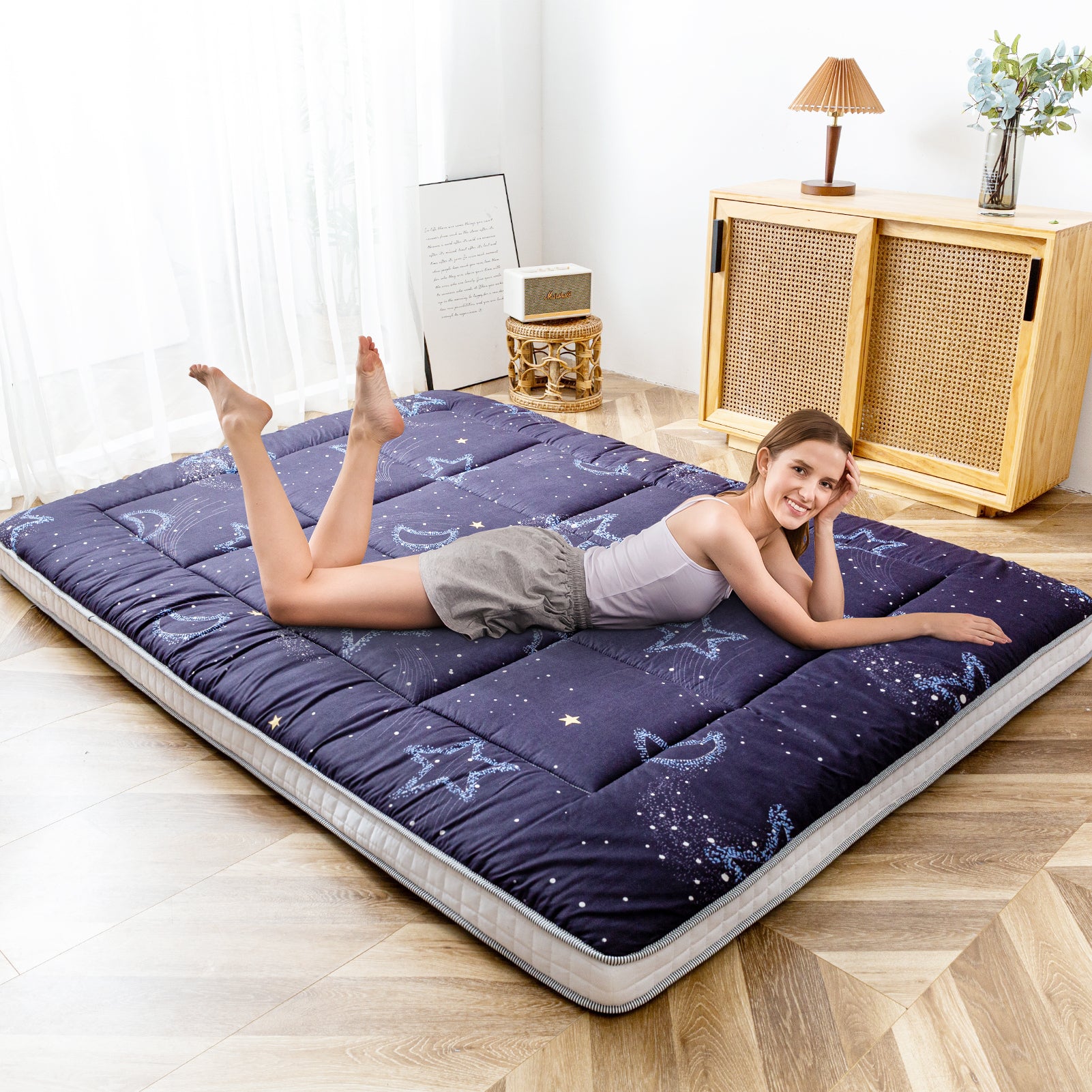 MAXYOYO Japanese Futon Mattress - Thick Padded Floor Mattress for Camping, Guest Bed & Couch | Portable Tatami Style Sleeping Mat for Indoor/Outdoor Use