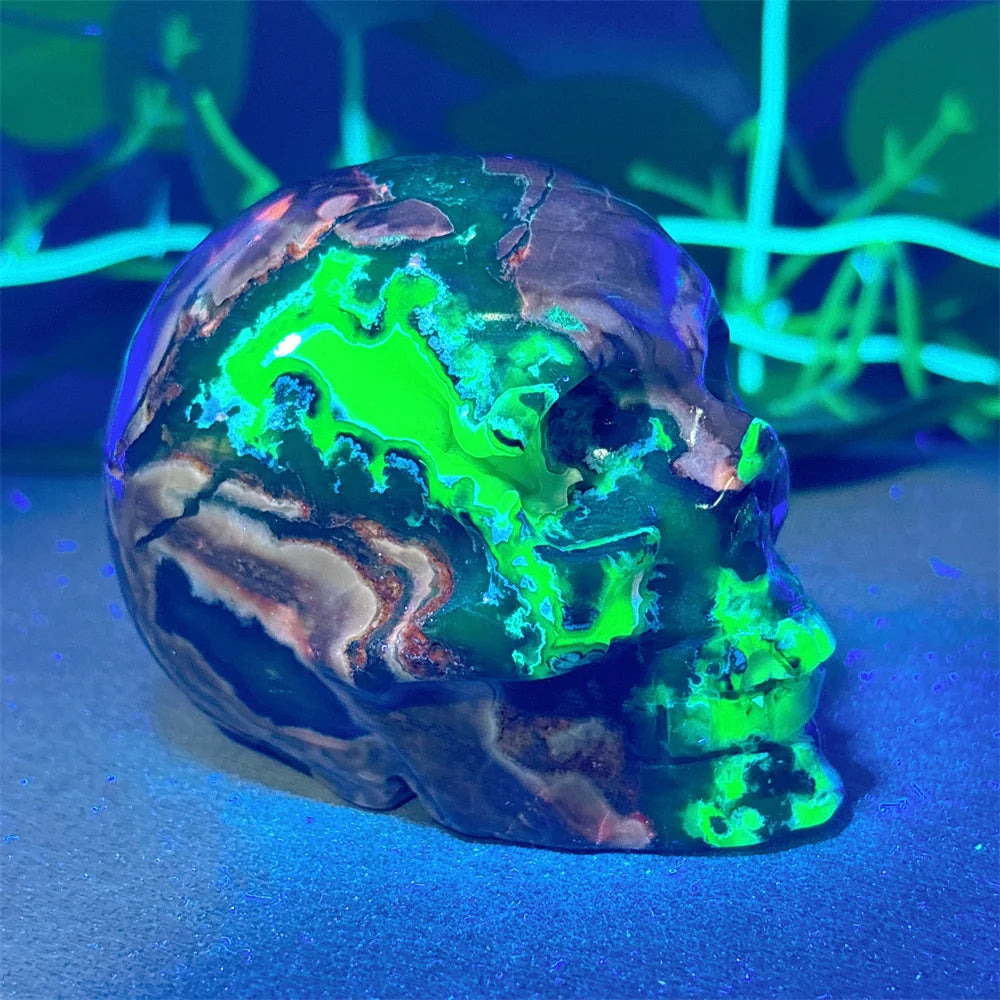 Natural Volcano Agate Skull Crystal - Healing Quartz Stone for Meditation, Spiritual Energy & Halloween Decor - Unique Mineral Specimen Gift for Collectors & Crystal Enthusiasts (Perfect for Home Altar, Yoga Space & Gothic Decor)
