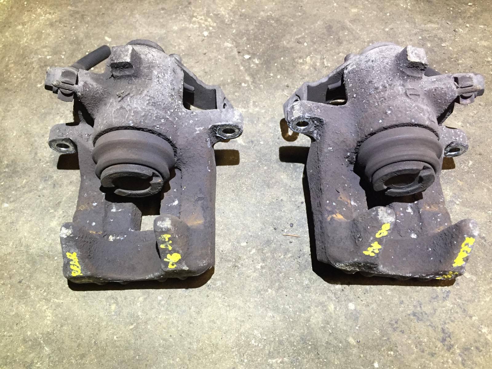 2002-2008 Audi A4 Quattro Rear Brake Caliper Set - Left & Right OEM Replacement Parts - Perfect for Sedan & Cabriolet Models - DIY Car Repair & Maintenance