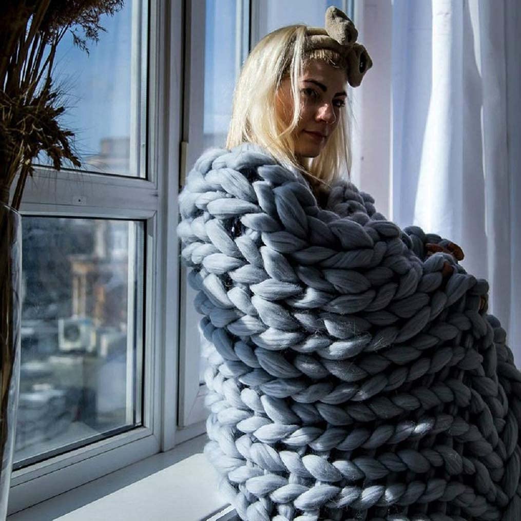 Luxury Chunky Knit Chenille Blanket - Soft & Cozy Large Knitted Throw for Bed, Couch, Sofa - Warm Bulky Blanket for Cuddling (Grey, 120x180cm) - Perfect for Winter Nights, Home Decor & Gift Giving