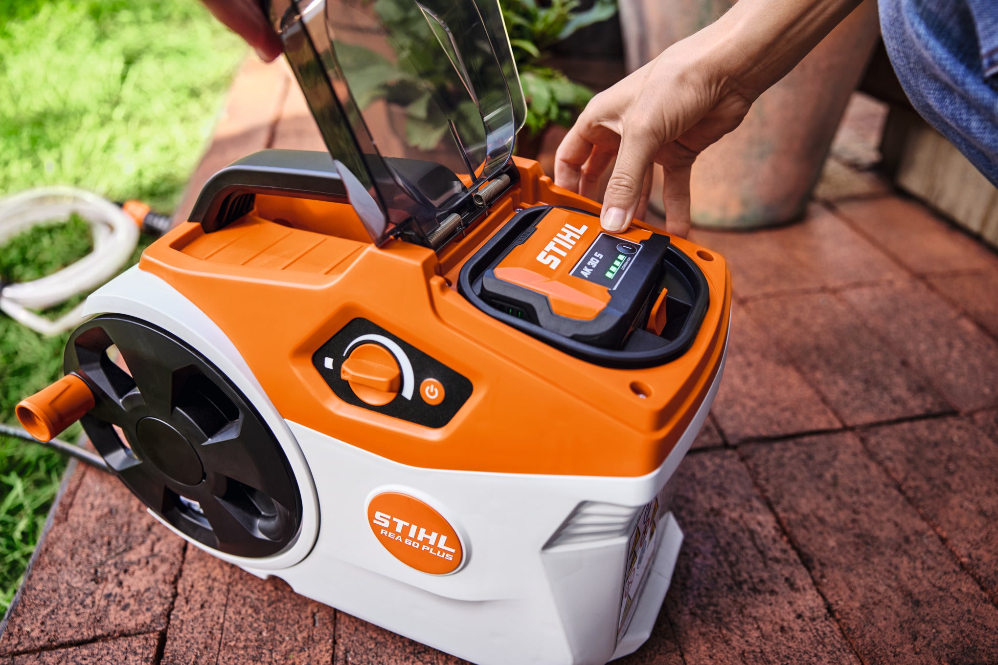 STIHL REA 60 PLUS 1800 PSI Electric Pressure Washer - Cordless Power Washer for Home, Car, Deck & Patio Cleaning - Ideal for Outdoor & Driveway Use