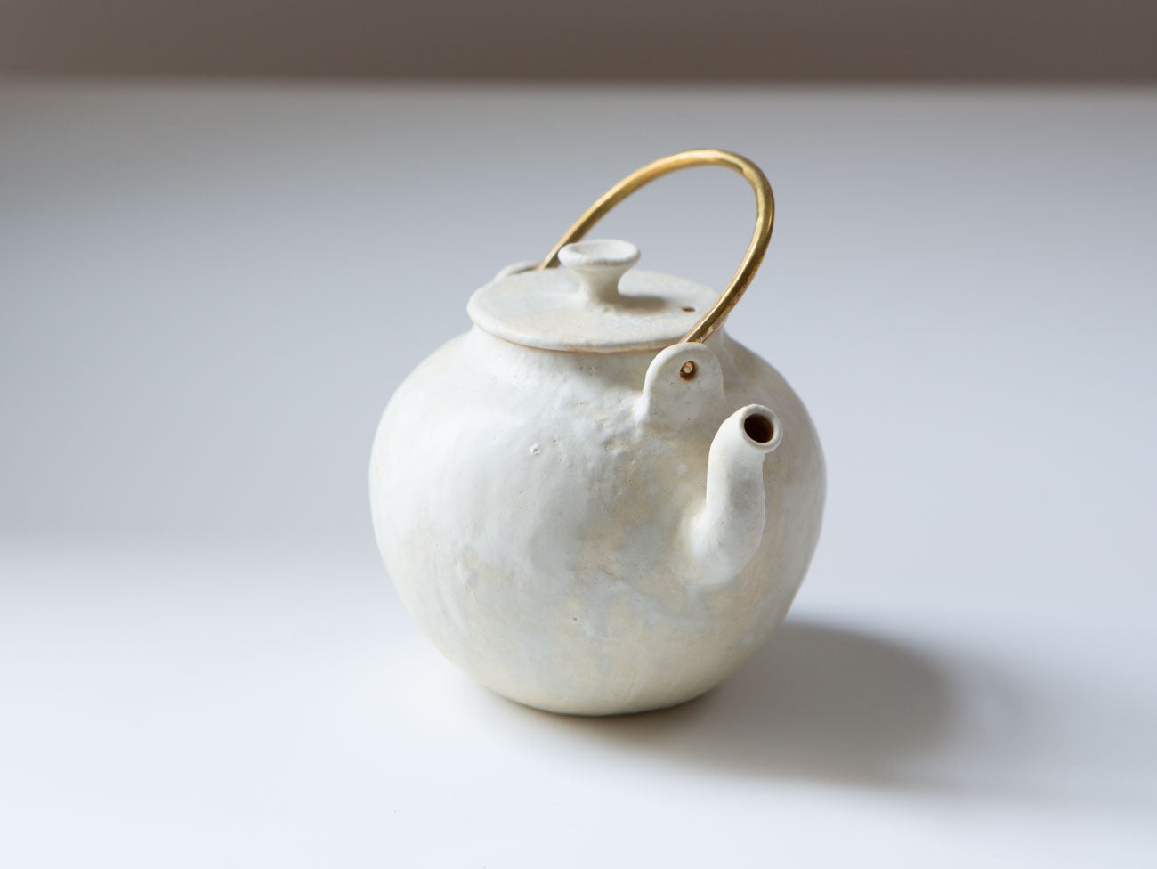 Premium Ceramic Arch Teapot - Elegant Handcrafted Teapot for Loose Leaf Tea, Perfect for Home, Office & Tea Parties | Ideal for Tea Lovers & Gift Giving