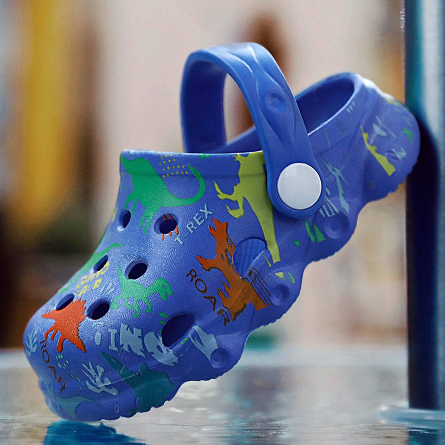**Kids Garden Clogs Slip-On Shoes for Boys & Girls - Cute Cartoon Waterproof Shower Sandals - Perfect for Beach, Pool & Outdoor Play**