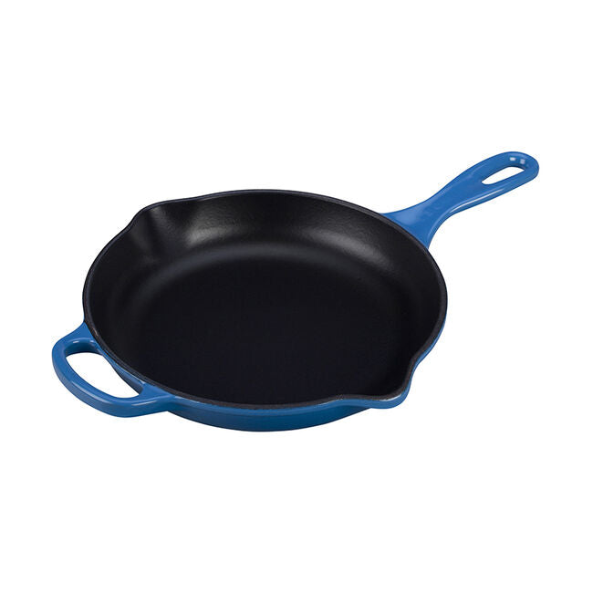 Le Creuset Signature 10.25 Inch Enameled Cast Iron Skillet - Premium Non-Stick Cookware for Searing, Baking & Frying - Perfect for Stovetop, Oven & Grill Use