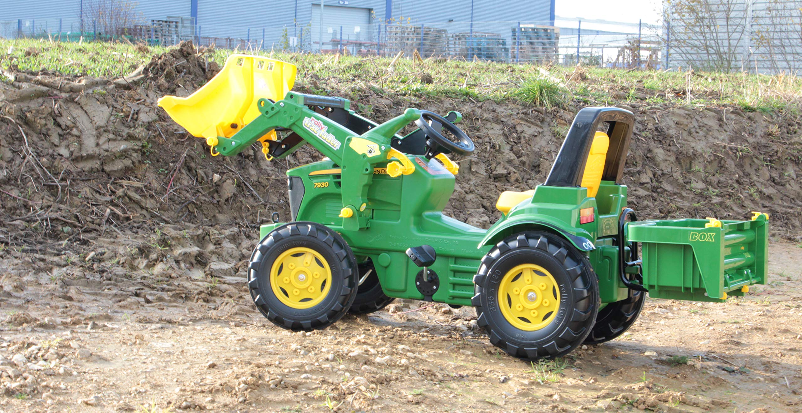 John Deere 7930 Pedal Tractor Toy for Kids Ages 3-8 with Front Loader, Transport Platform & Brake - Green Ride-On Tractor, 110 x 52 x 54 cm - Outdoor Farm Pretend Play & Backyard Fun