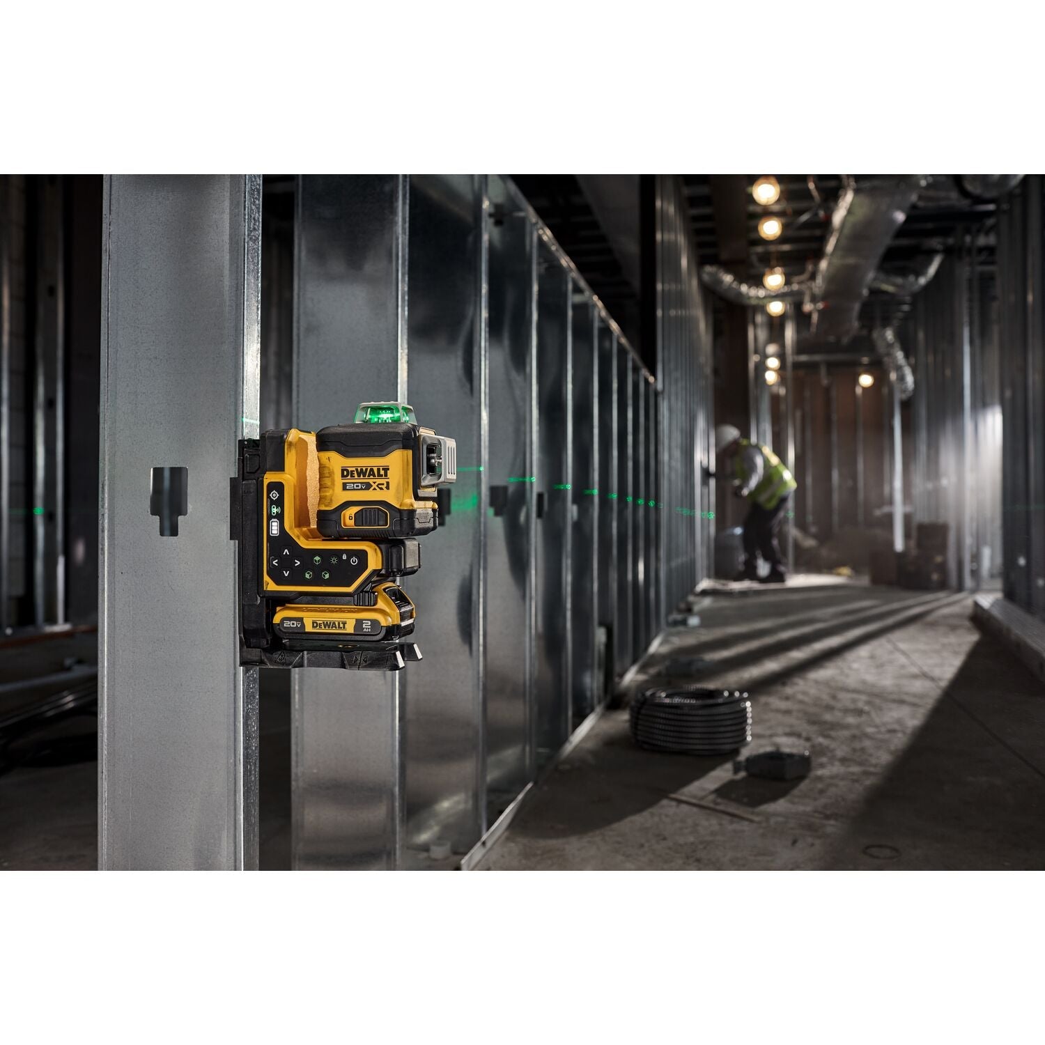 DEWALT DCLE34035D1 20V MAX XR Remote Control 360 Degree Line Laser Level Kit - Perfect for Construction, Renovation and DIY Home Improvement Projects