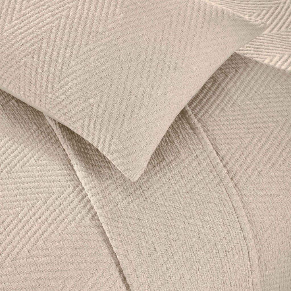 Premium Aswan Cotton Medium Weight Chevron Woven Coverlet - Soft & Breathable Bedspread for All Seasons - Perfect for Master Bedroom, Guest Room, or Dorm Decor