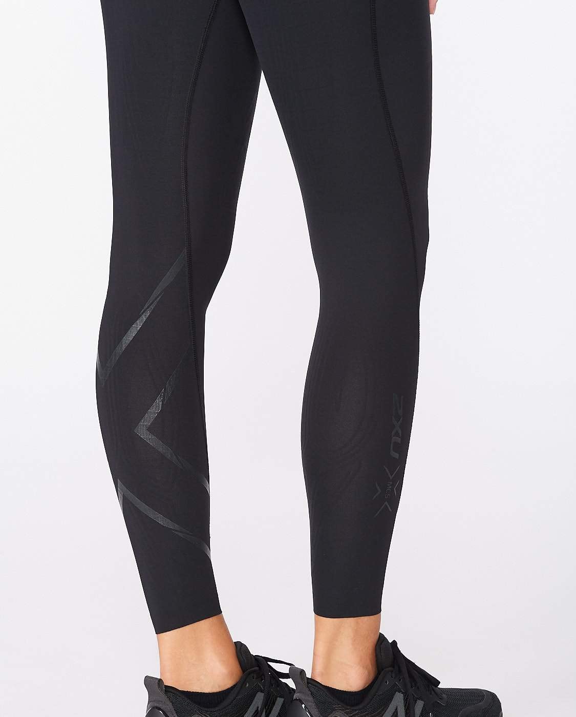 2XU Women's Force Mid-Rise Compression Tights with Wide Waistband - High Performance Workout Leggings for Running, Yoga & Gym Training