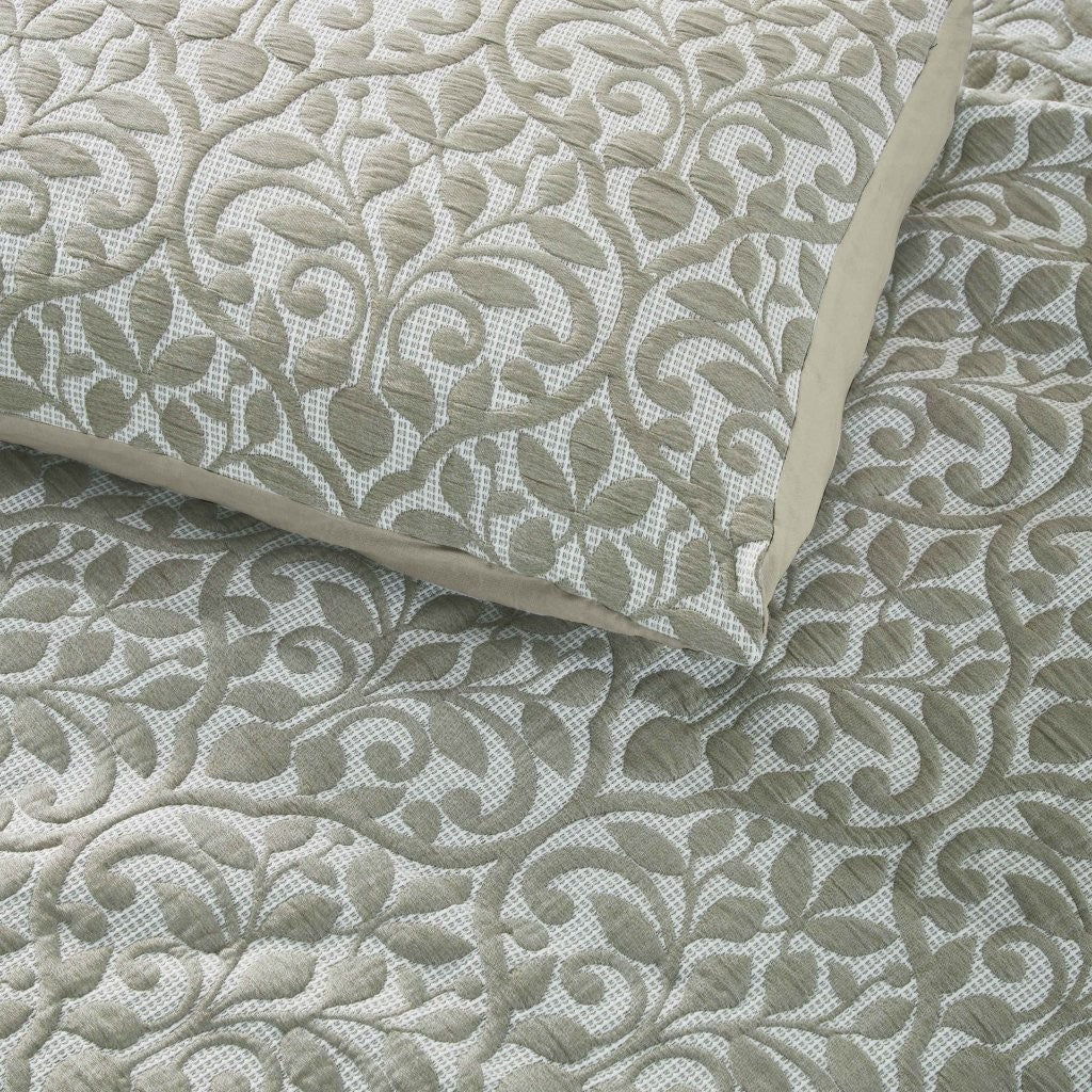 Premium Vineyard Cotton Blend Medium Weight Matelasse Woven Coverlet - Soft Bedspread for Master Bedroom, Guest Room & Luxury Hotels