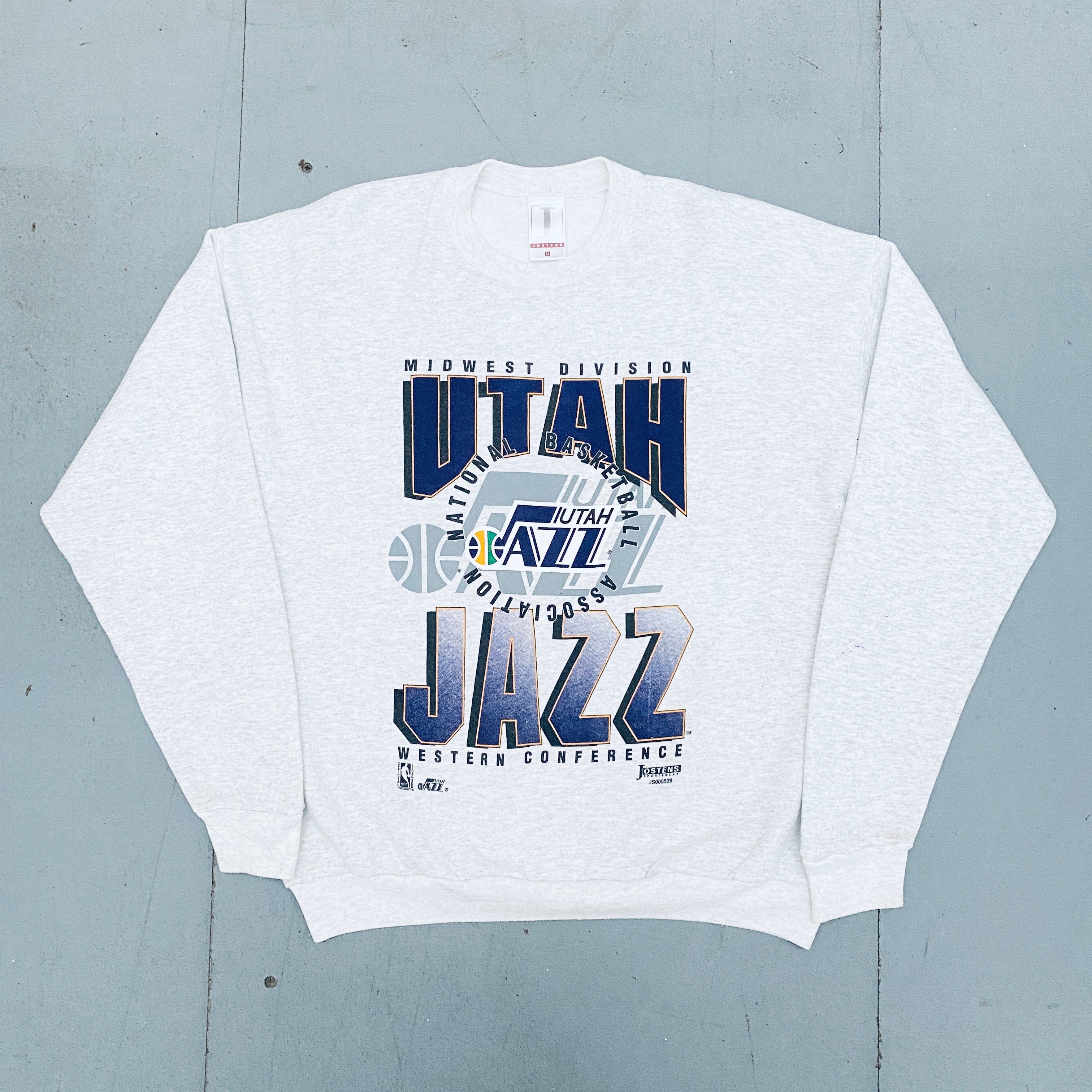Vintage 1990s Utah Jazz Graphic Spellout Sweatshirt (Large) - Perfect for NBA Fans, Retro Basketball Fashion & Casual Wear