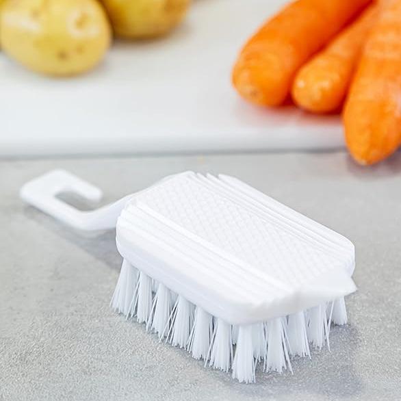 KitchenCraft Premium Vegetable Cleaning Brush - Natural Bristles for Fruits & Vegetables - Perfect for Washing Carrots, Potatoes & Root Vegetables - Eco-Friendly Kitchen Tool