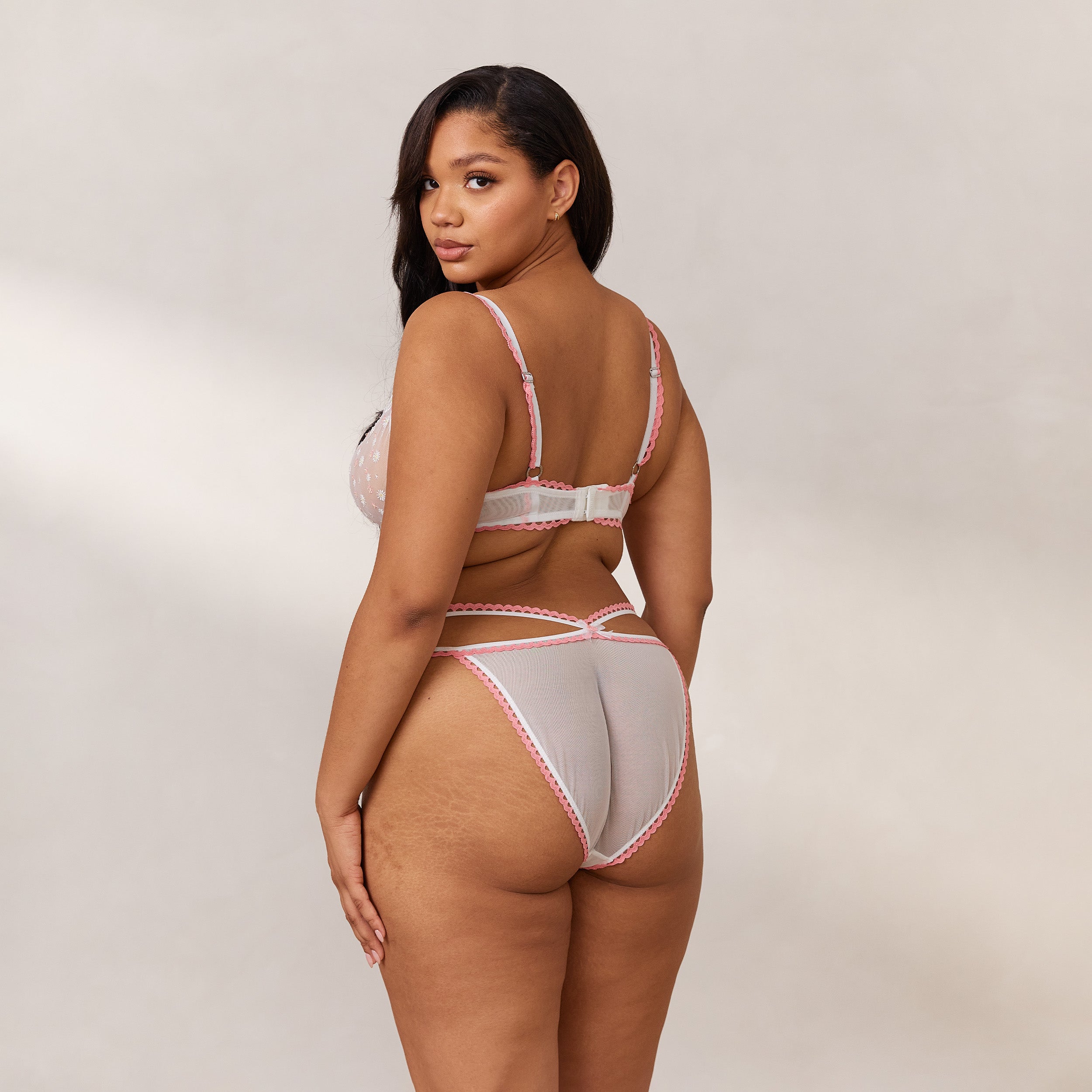 Daisy Embroidered Balcony Bra - Lace Underwire Push Up Bra for Women - Comfortable & Sexy White Bra for Everyday Wear & Special Occasions