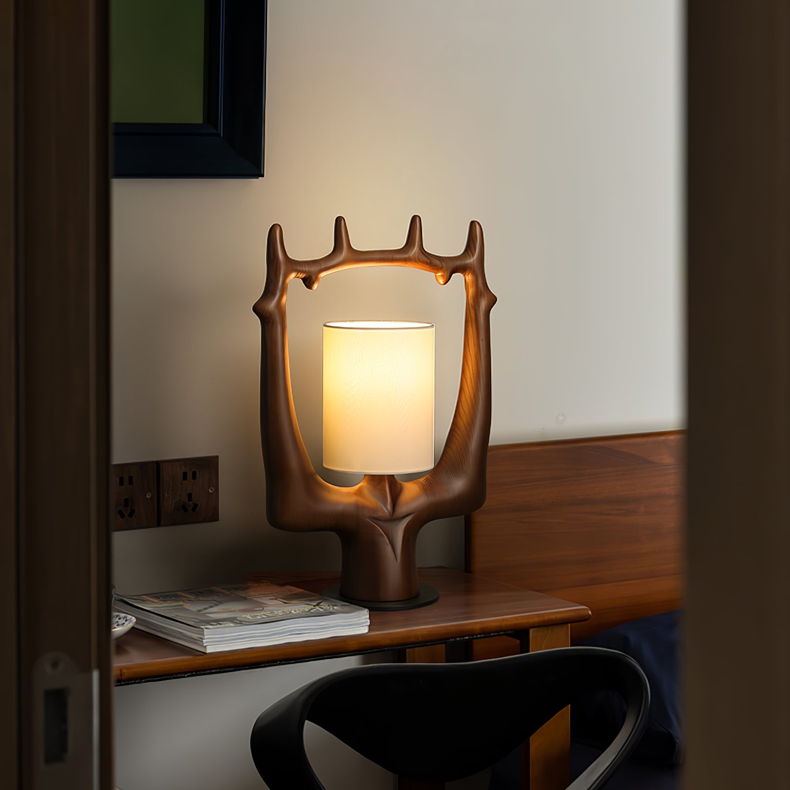 Antler Ring Table Lamp - Rustic Deer Horn Nightstand Light for Bedroom, Living Room, or Cabin Decor - Perfect for Farmhouse, Lodge & Hunting Cabin Ambience