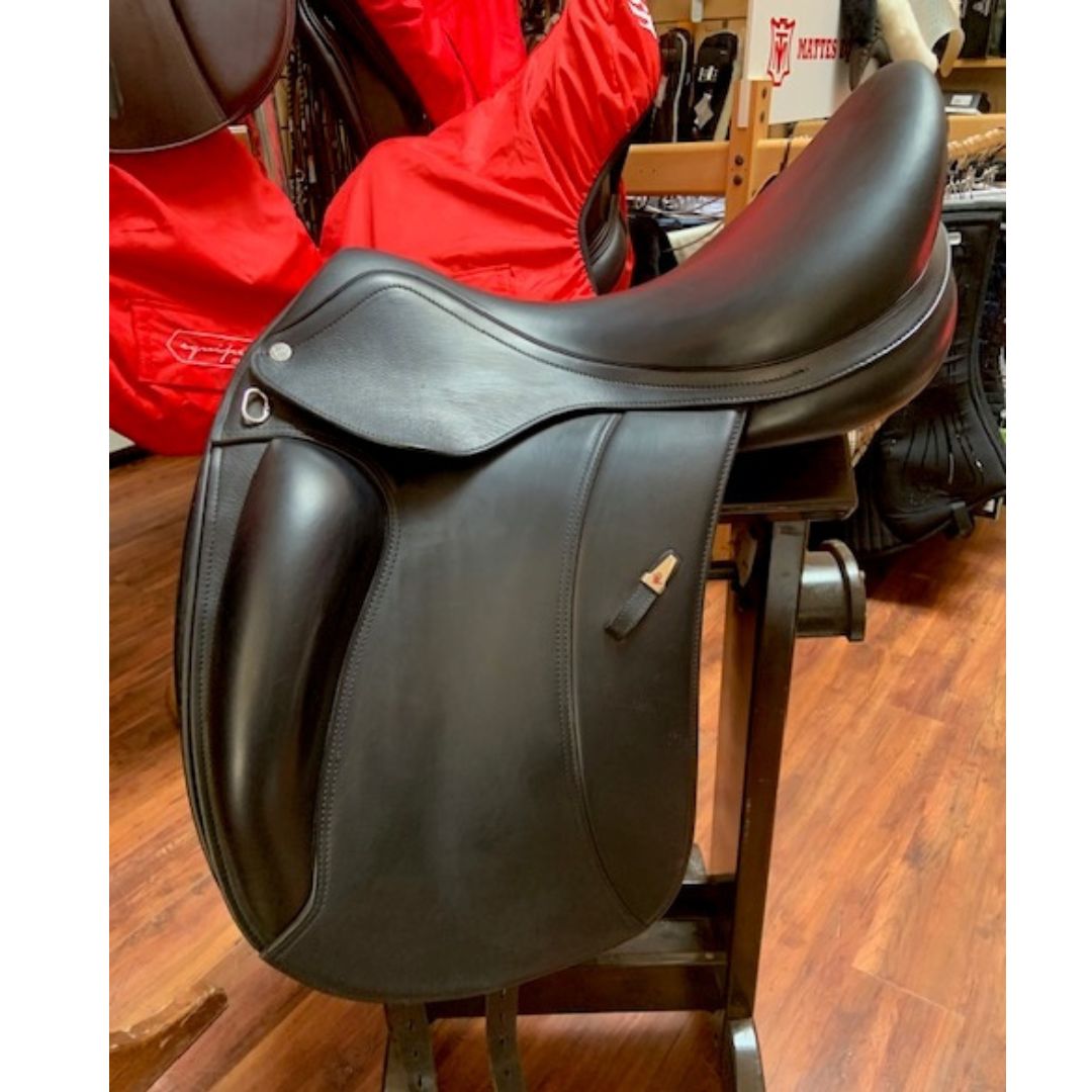 Equipe Olympia Dressage Consignment Saddle - Size 18