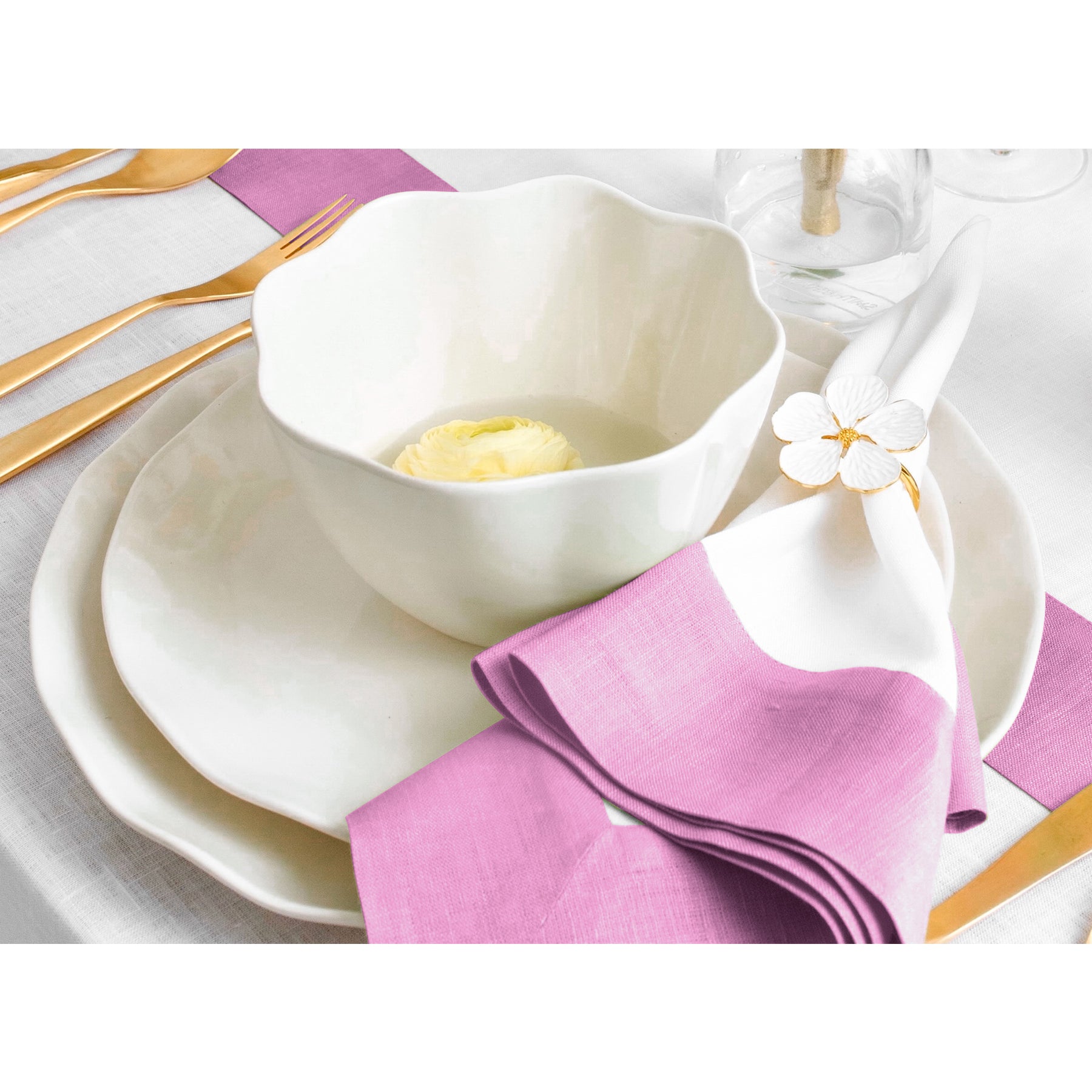 Elegant Contempo Napkins - Set of 4 Premium Cotton Dinner Napkins for Formal Dining, Parties & Special Occasions