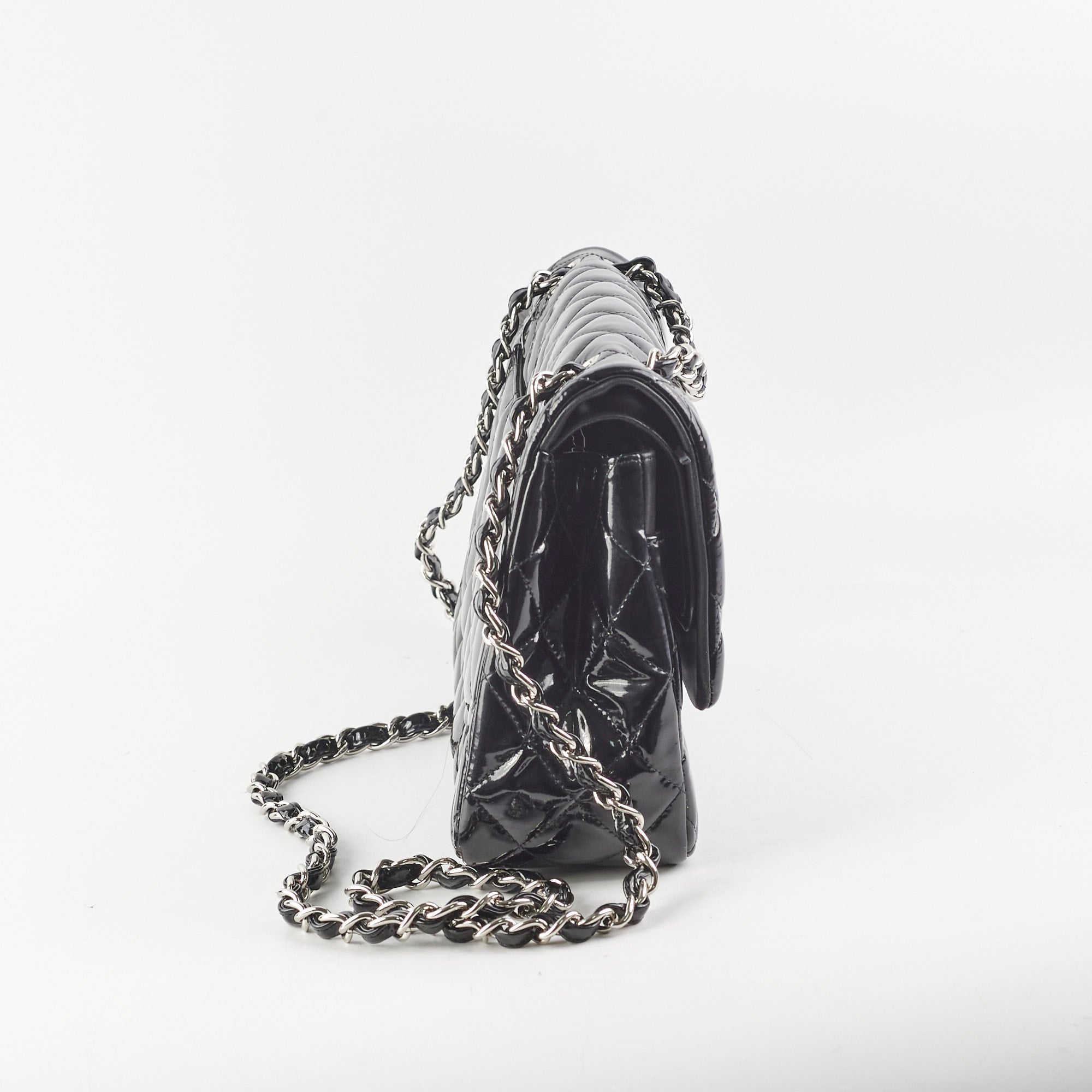 Chanel Jumbo Classic Flap Bag in Black Patent Leather - Series 15 - Luxury Handbag for Women, Perfect for Evening Events & Special Occasions