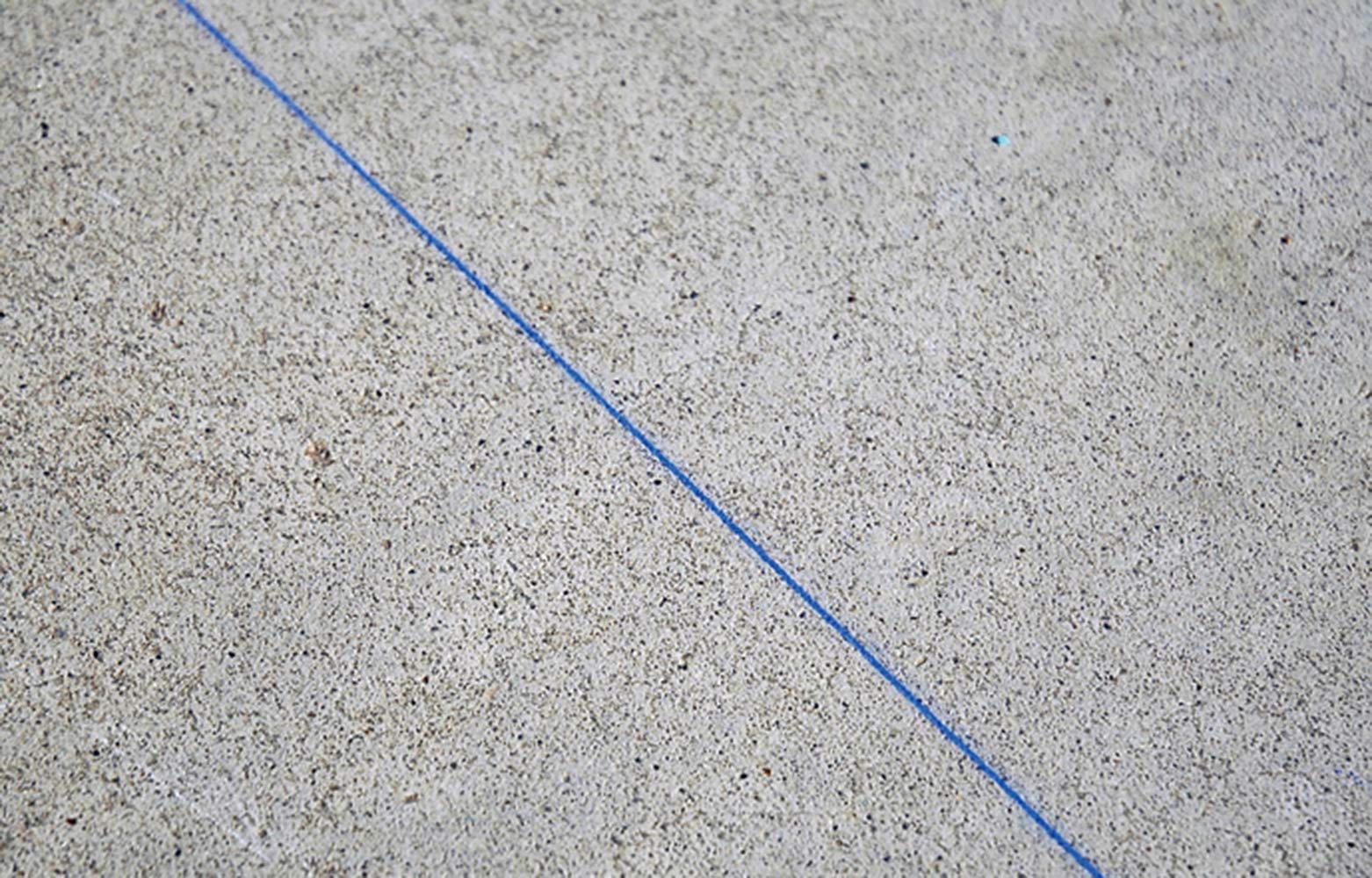 Shinwa Sokutei 77937 Premium Blue Line Chalk Powder - 10.6 oz (300g) for Construction, Carpentry & DIY Projects - High Visibility Marking Tool for Floor Layouts, Concrete Work & Woodworking