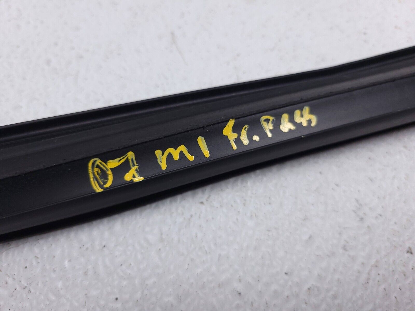2006-2011 Mercedes ML500 Right Front Passenger Door Weatherstrip Seal OEM Replacement - Perfect for Weather Protection & Noise Reduction While Driving