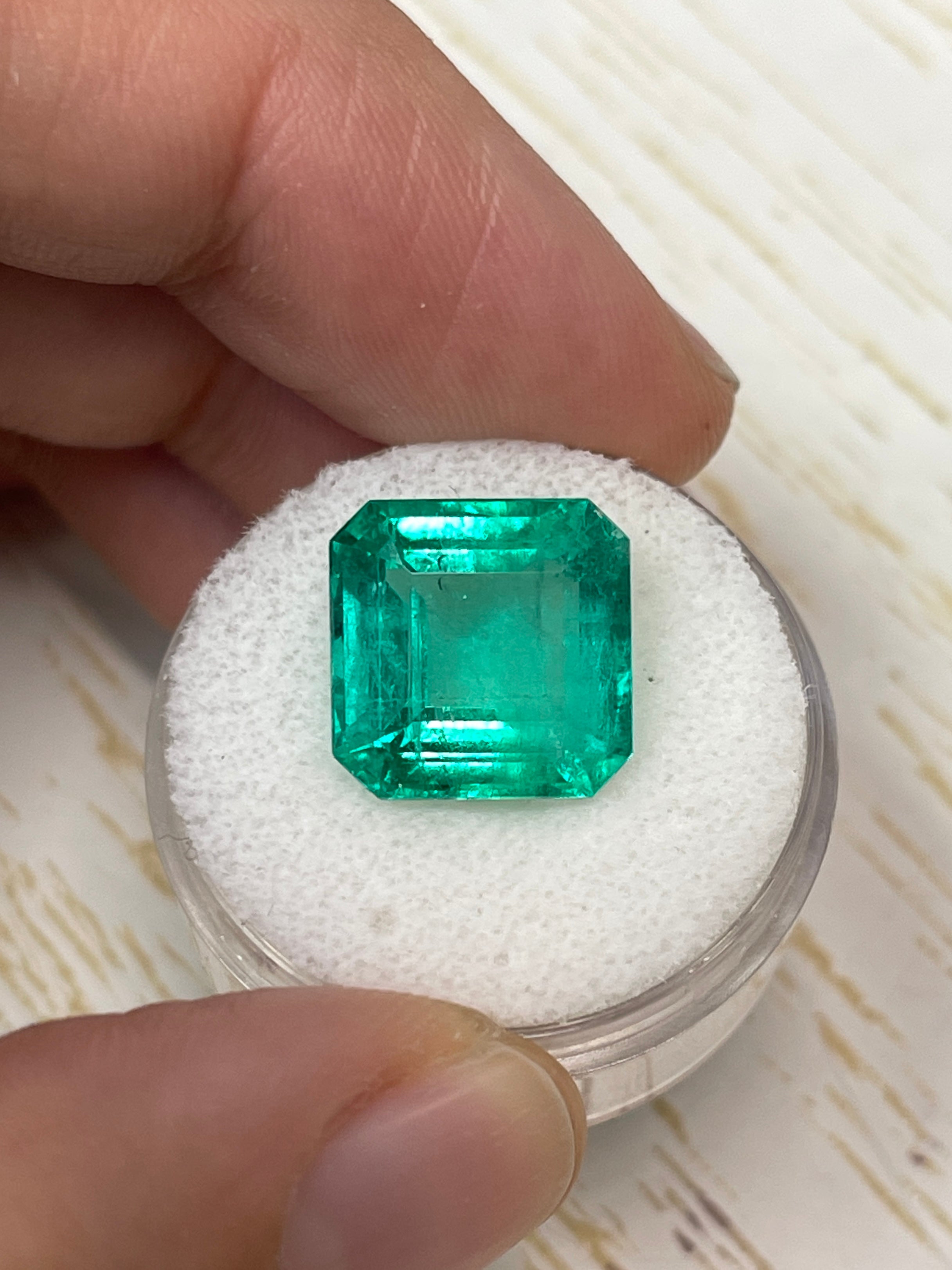 8.81 Carat Natural Colombian Emerald - 12.5x12.5mm Glowing Green Asscher Cut Loose Gemstone for Jewelry Making, Engagement Rings & Luxury Collections