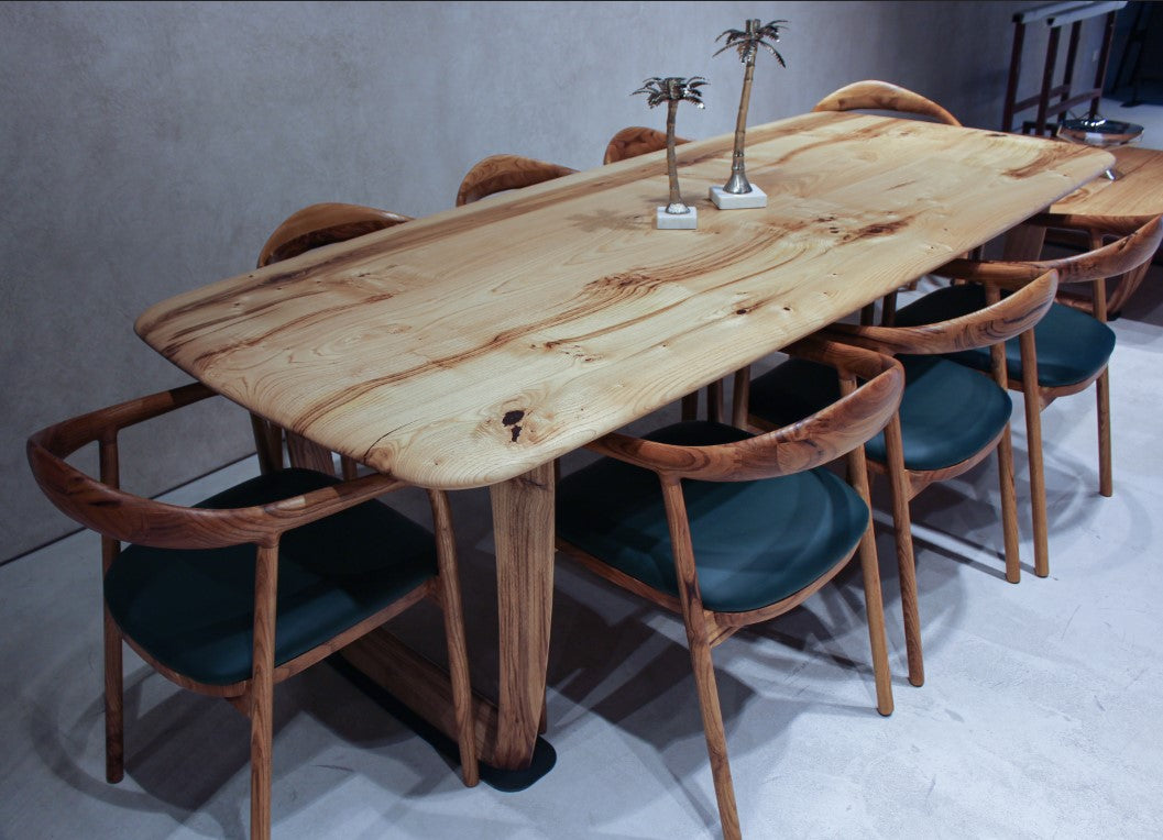 Rustic Solid Chestnut Wood Dining Table with Sturdy Chestnut Legs - Perfect for Farmhouse, Cottage & Country Style Dining Rooms