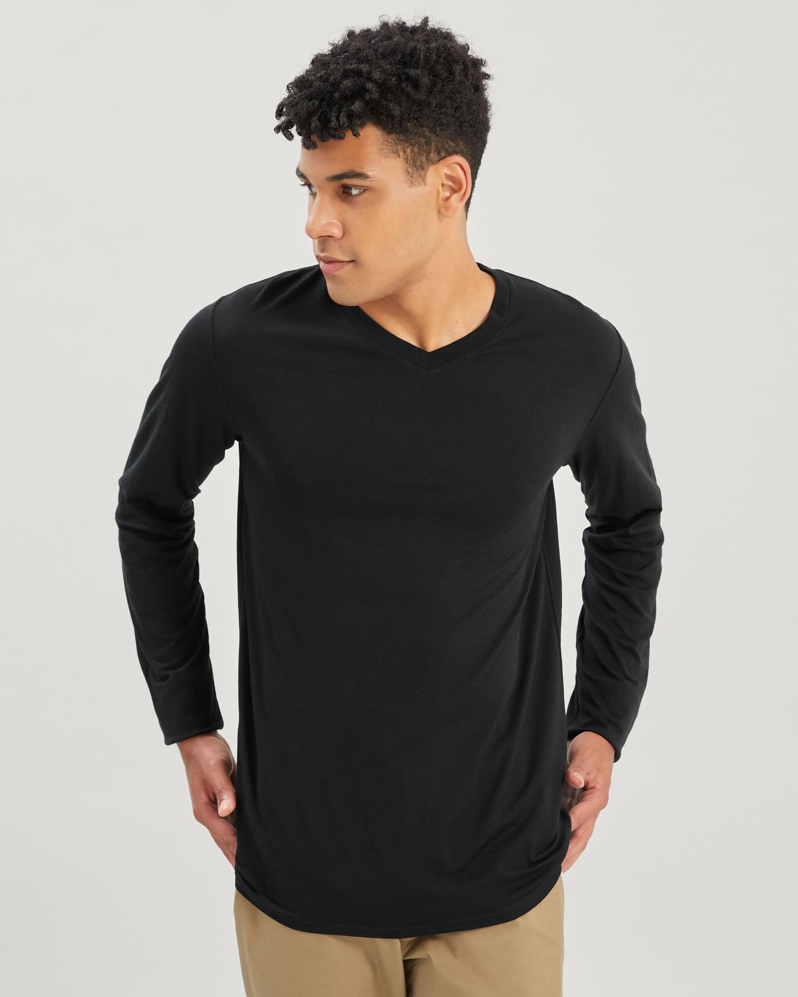 100% Merino Wool Men's Long Sleeve V-Neck Sweater - Soft & Warm Winter Base Layer for Hiking, Camping & Outdoor Activities (Black)