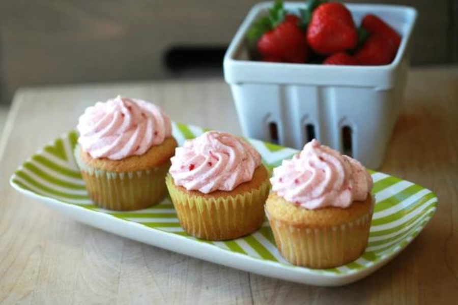 Pure Strawberry Extract - 100% Natural, No Additives | Perfect for Baking, Smoothies & DIY Skincare