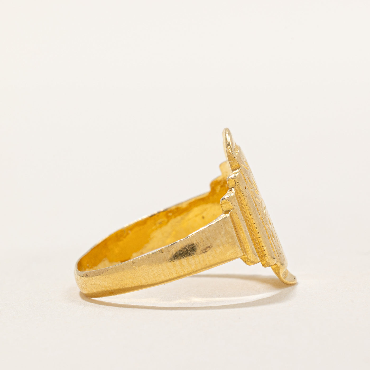 21k Yellow Gold Signet Ring for Men & Women - Size 5.75 - Classic Engraved Pinky Ring for Formal Events, Weddings & Gifts