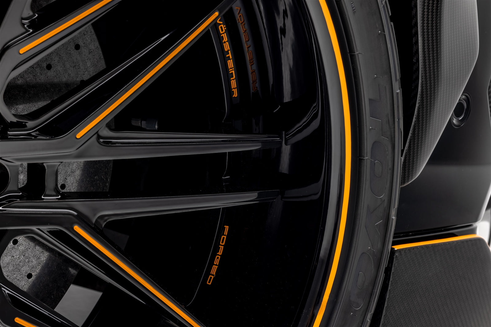 Lamborghini Urus Rampante Edizione Program - Luxury SUV Car Model for Collectors & Display | Perfect for Home Decor, Office Display & Car Enthusiast Gifts