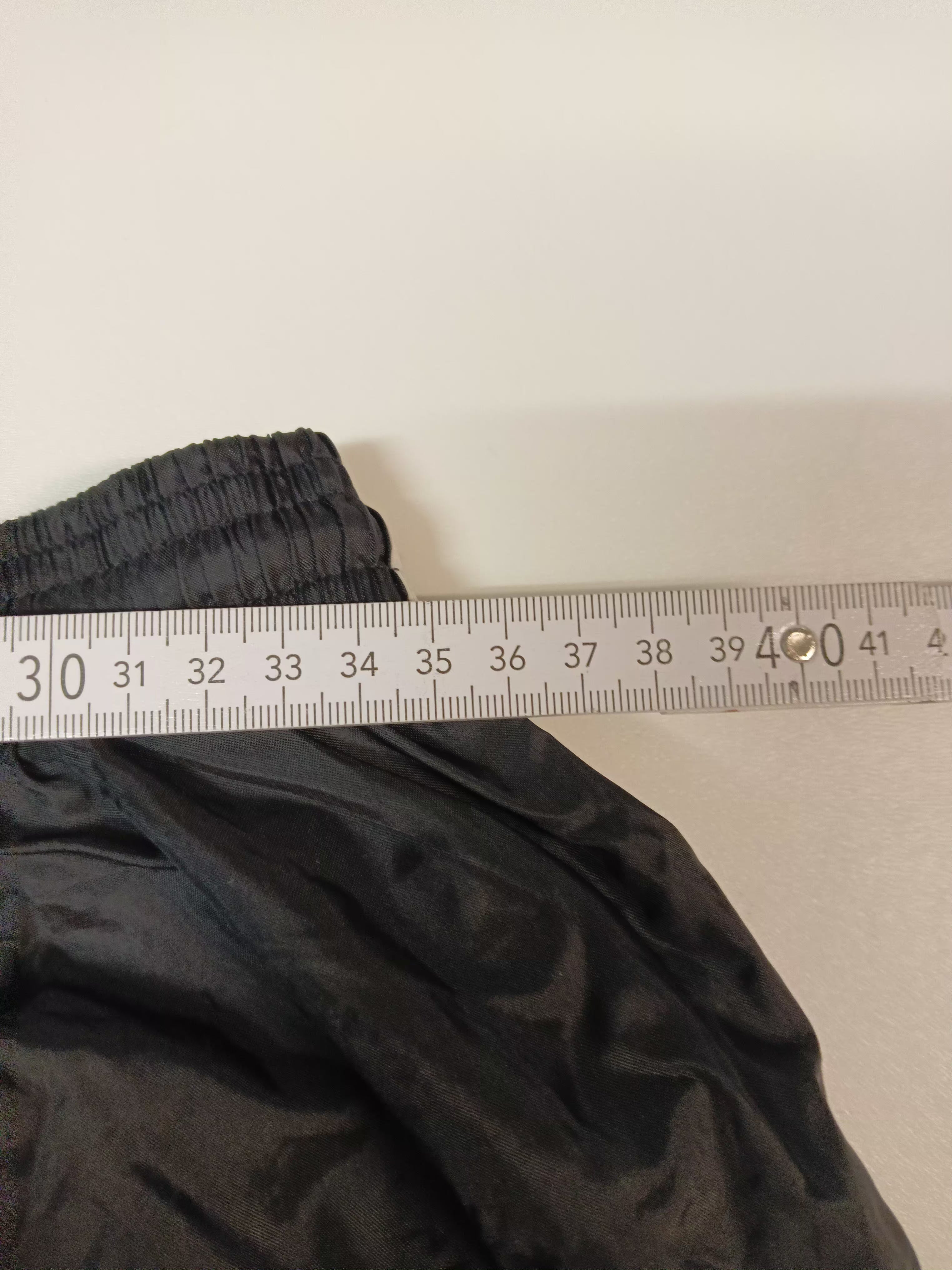 **Adidas Vintage Trackpants - Baggy Fit Men's Joggers M 1640 | Retro Athletic Pants for Casual Wear, Gym & Street Style**