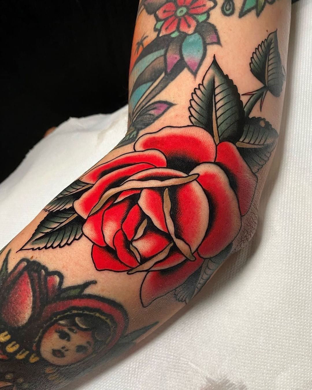 Kuro Sumi Tokyo Rose Red Tattoo Ink - Professional Vegan Tattoo Ink for Artists - Safe & Vibrant Colors - Perfect for Sleeves, Portraits & Traditional Tattoos
