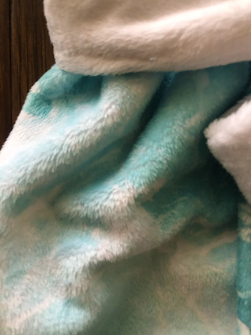 Tranquil Waters Short Robe - Soft & Comfortable Loungewear for Women - Perfect for Spa, Beach, and Relaxation at Home