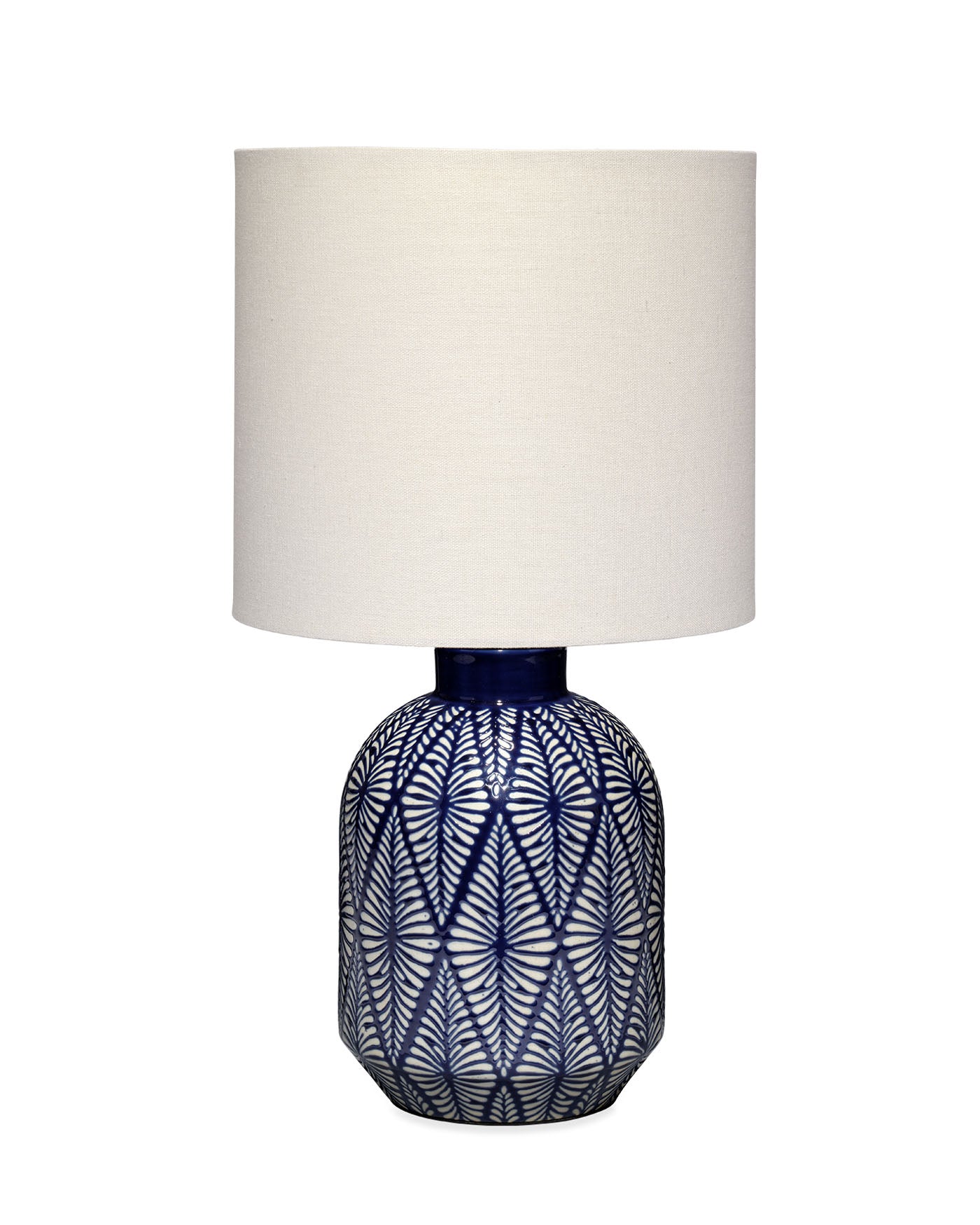 Modern Highland Table Lamp - Adjustable Brightness LED Desk Light for Living Room, Bedroom & Office - Perfect for Reading, Working & Relaxing