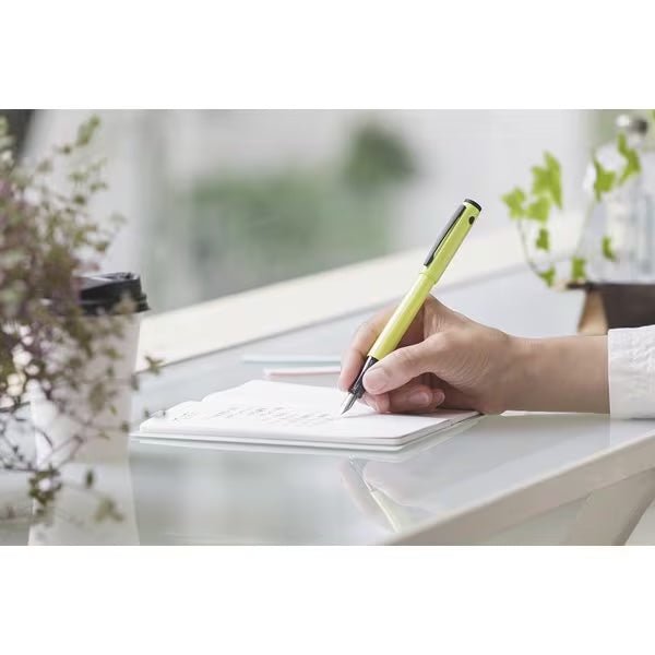 Premium Lightive Fountain Pen - Elegant Writing Instrument for Professionals & Students | Perfect for Calligraphy, Note-Taking & Gift Giving