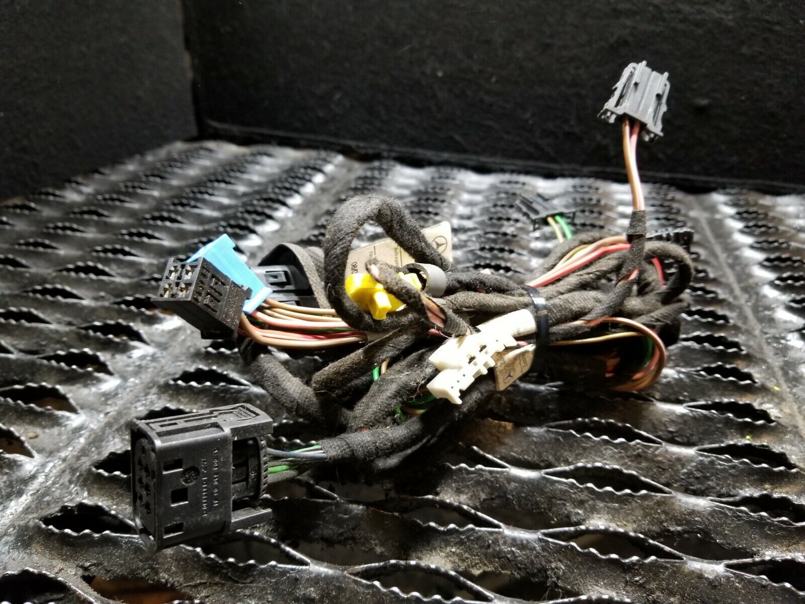 2003-2006 Mercedes C230 W203 Coupe Right Passenger Door Wire Harness OEM Replacement - Perfect for Electrical Repairs & DIY Car Maintenance