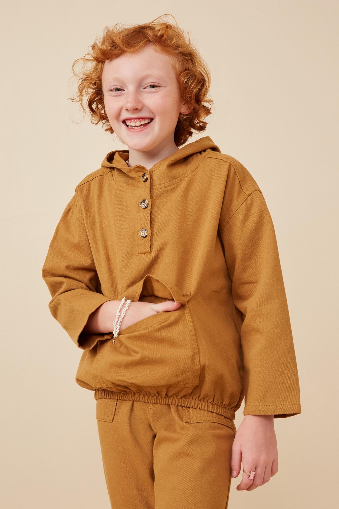 Buttoned Cargo Pocket Hooded Top for Women - Stylish Utility Jacket with Hood for Outdoor Hiking & Streetwear Fashion