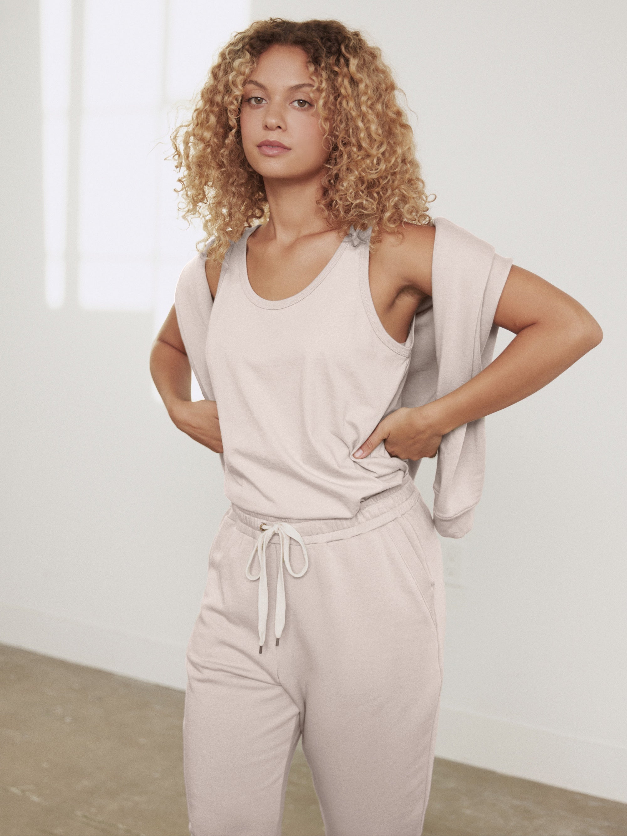 Cozy Fleece Sweatpants for Women & Men - Soft Winter Lounge Pants with Pockets - Perfect for Home, Gym & Outdoor Activities