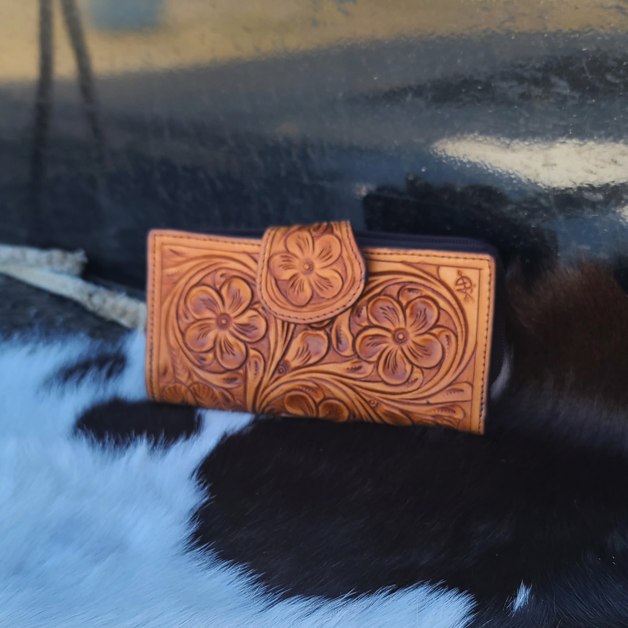 American Darling Tooled Flower Wallet - Genuine Leather Women's Wallet with Floral Embroidery - Perfect for Everyday Use, Travel & Gift Giving
