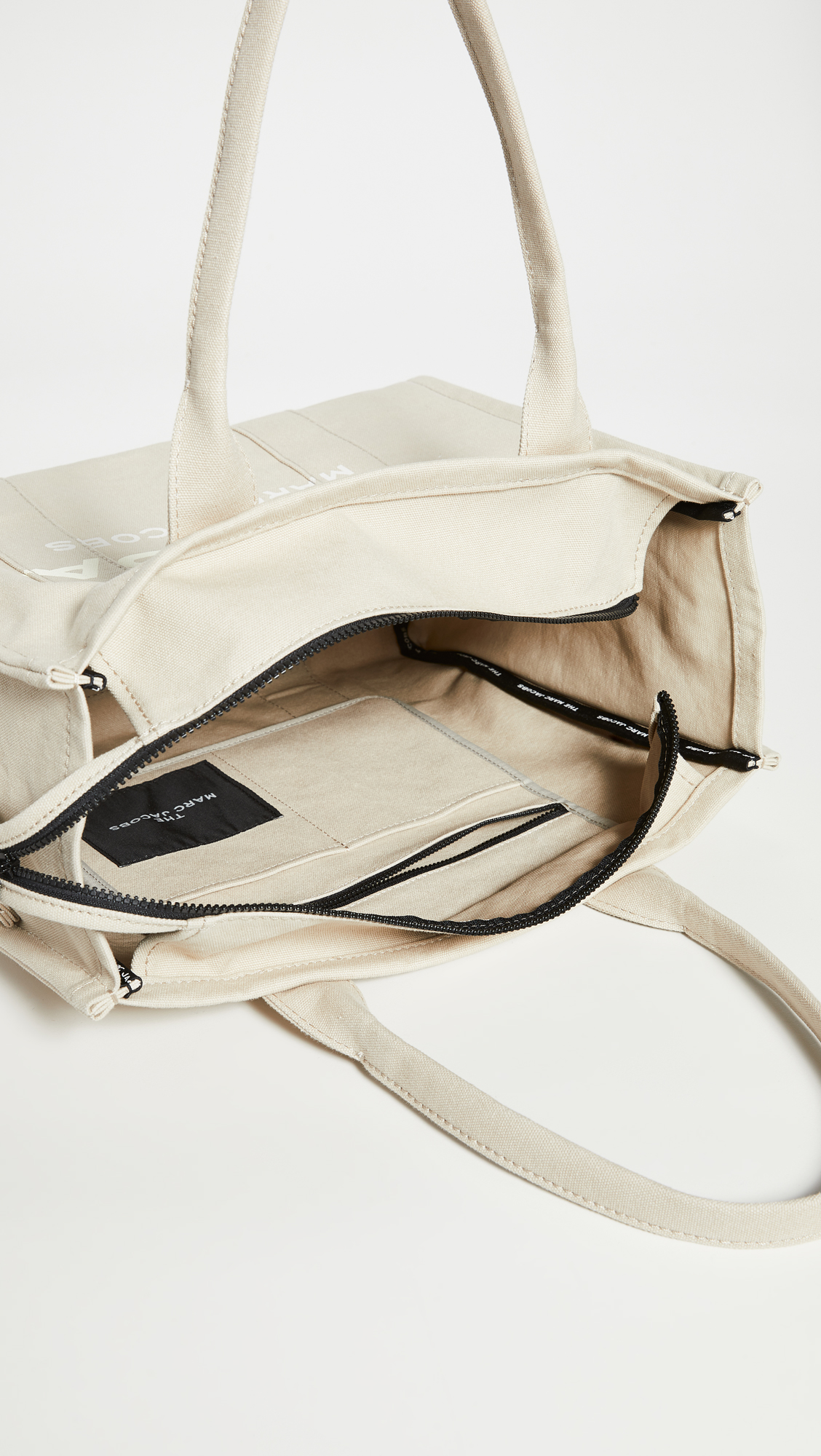 Marc Jacobs The Large Tote Bag for Women - Premium Leather Designer Handbag for Work, Travel & Everyday Use | Stylish Shoulder Bag with Spacious Interior