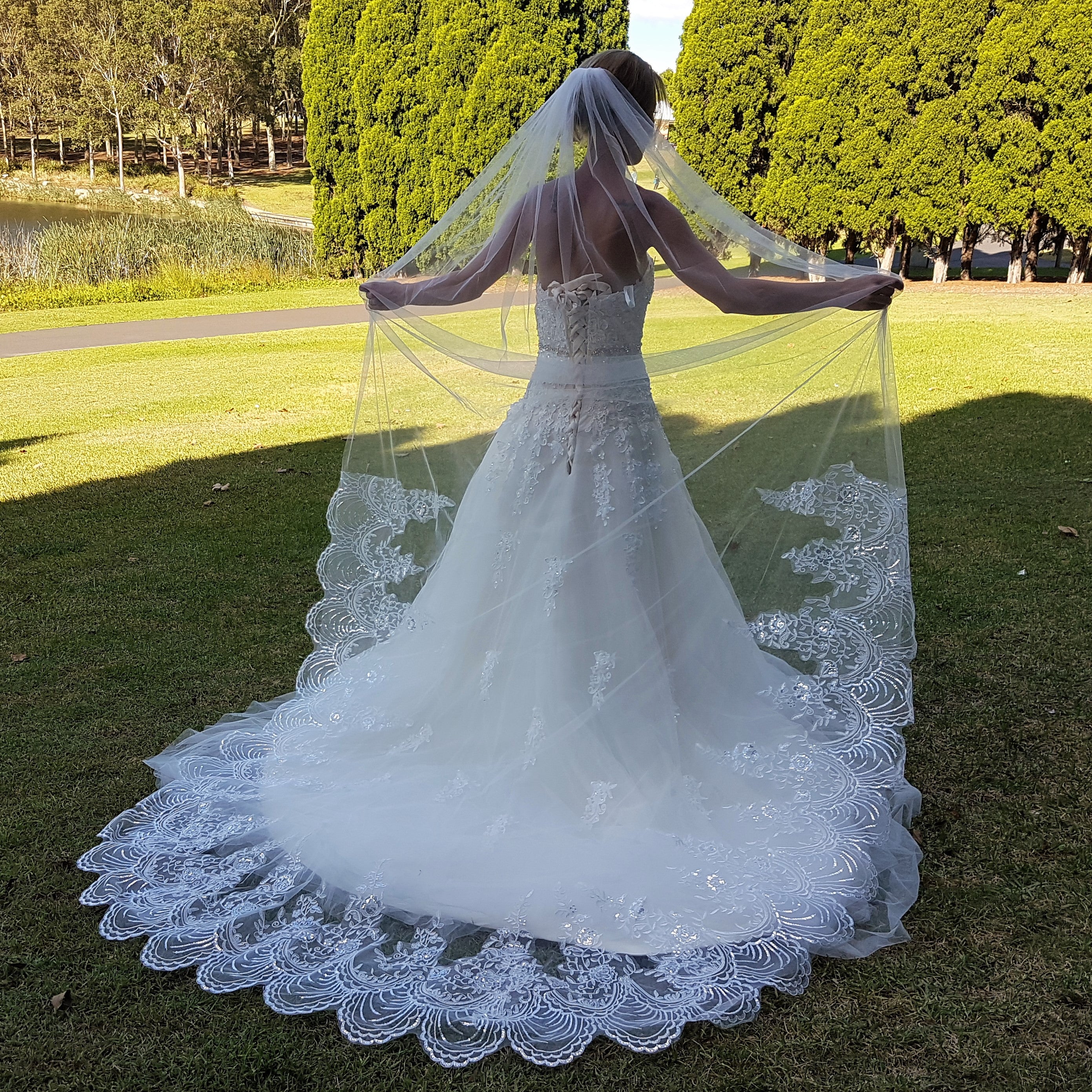 Estelle Veil - Elegant Lace Wedding Veil with Comb | Perfect for Bridal Ceremonies, Photos & Special Occasions
