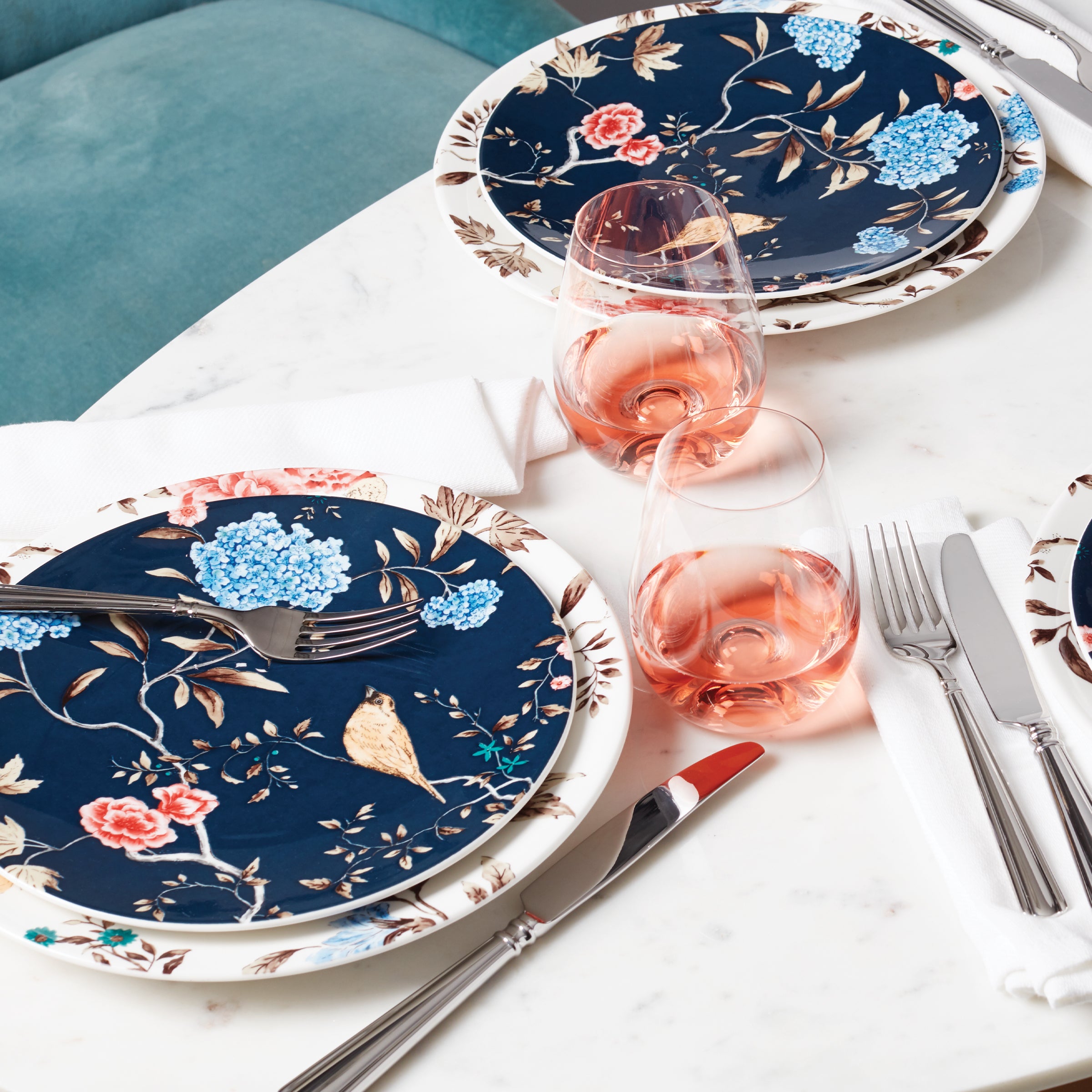Sprig & Vine 10.5 Inch Dinner Plates Set of 4 - Elegant Stoneware Dinnerware for Family Meals, Dinner Parties & Everyday Use