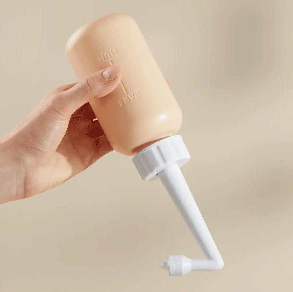 Ergonomic Perineal Wash Bottle for Postpartum Care & Personal Hygiene - Gentle Cleansing Solution for New Mothers, Post-Surgery Recovery & Intimate Care