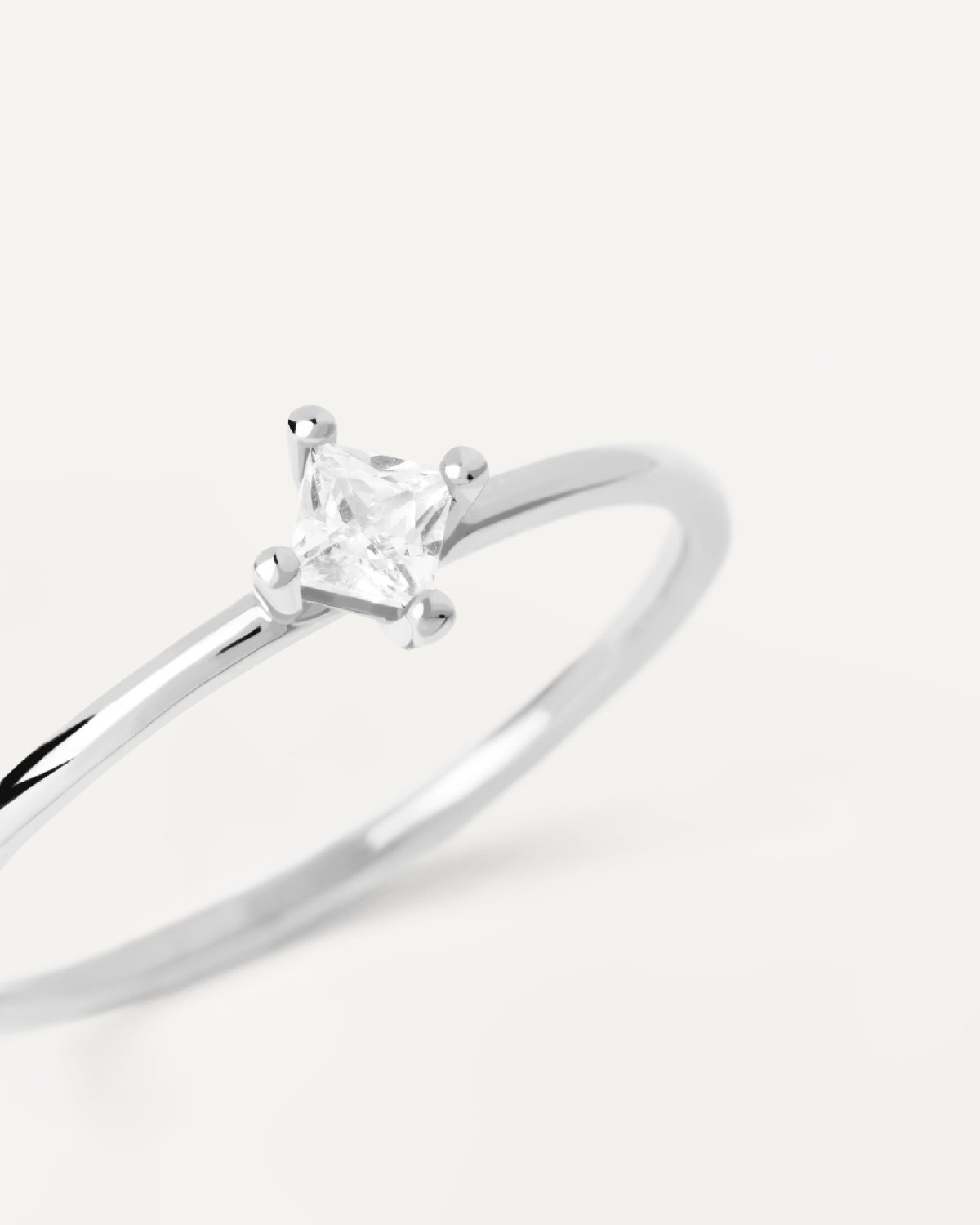 Elegant GRID Solitaire Square Ring in White Gold with Diamonds - Perfect for Engagement, Wedding, Anniversary & Special Occasions