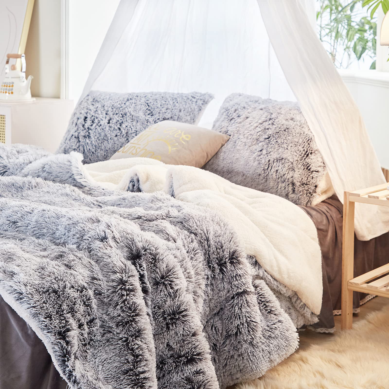 Luxury Faux Fur Shaggy Comforter Set Twin Size - Ultra Soft Plush & Sherpa Reversible Bedding in Grey/White - 3 Piece Fluffy Fuzzy Comforter with Pillowcases - Perfect for Winter Warmth & Cozy Bedroom Decor