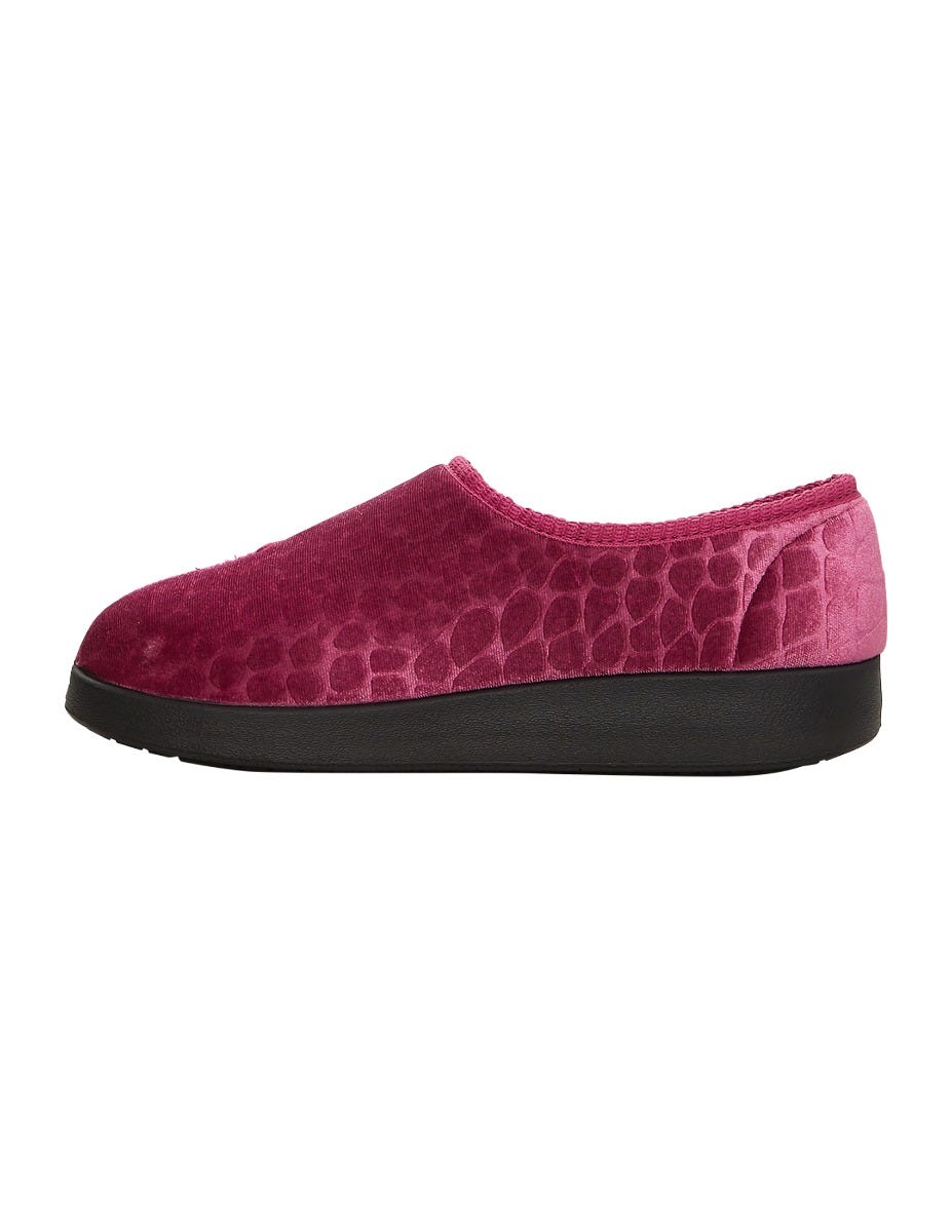 Women's Extra Wide Comfort Slippers with Easy Closure - Cozy Non-Slip House Shoes for Relaxing at Home, Indoor & Outdoor Wear