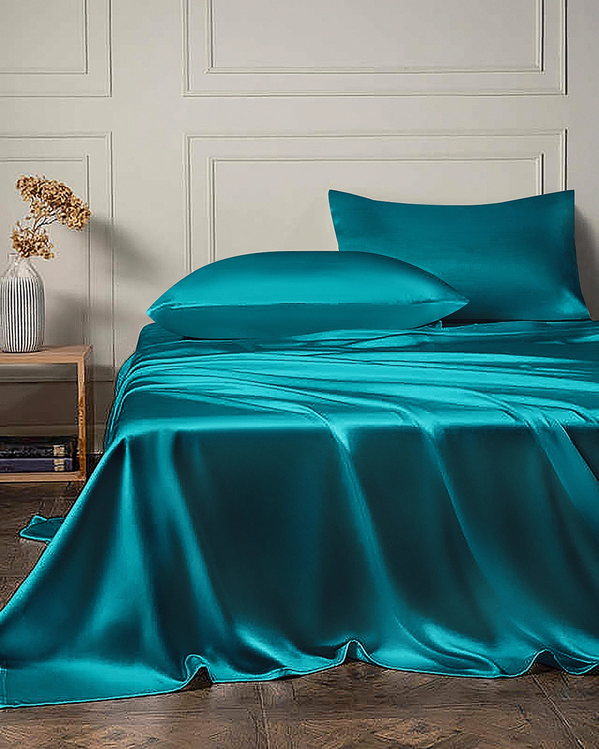 22 Momme 4-Piece 100% Mulberry Silk Bed Sheet Set with Flat Sheet & Fitted Sheet - Luxury Soft Cooling Sheets for Master Bedroom, Guest Room & Hotel Use