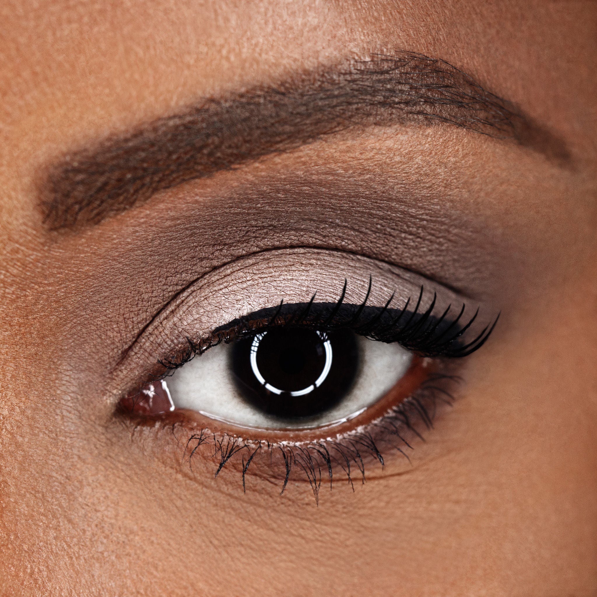 Long-Lasting Dawn to Dusk Liquid Eyeliner - Waterproof & Smudge-Proof for All-Day Wear - Perfect for Work, Parties, and Everyday Makeup