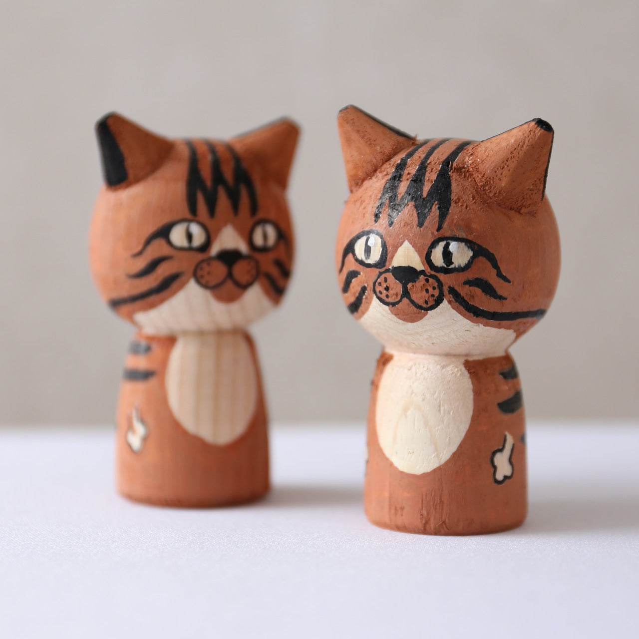 Handmade Japanese Kokeshi Doll - Brown Tabby Cat Design | Traditional Wooden Collectible for Home Decor & Gift Giving | Perfect for Shelf Display, Office Decor, and Japanese Culture Enthusiasts