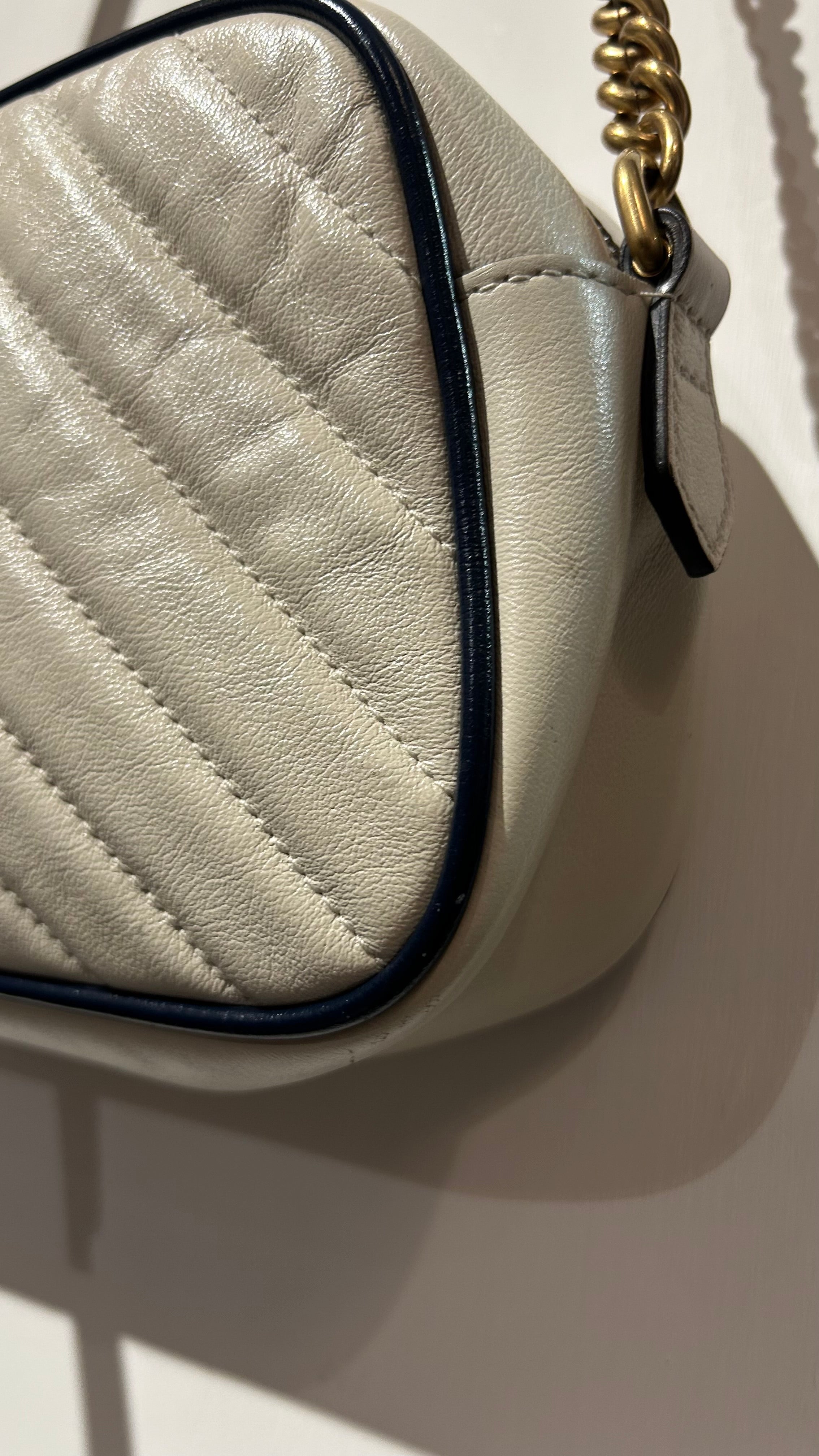 Gucci White Crossbody Bag for Women - Stylish Leather Shoulder Purse for Everyday Use, Travel & Shopping